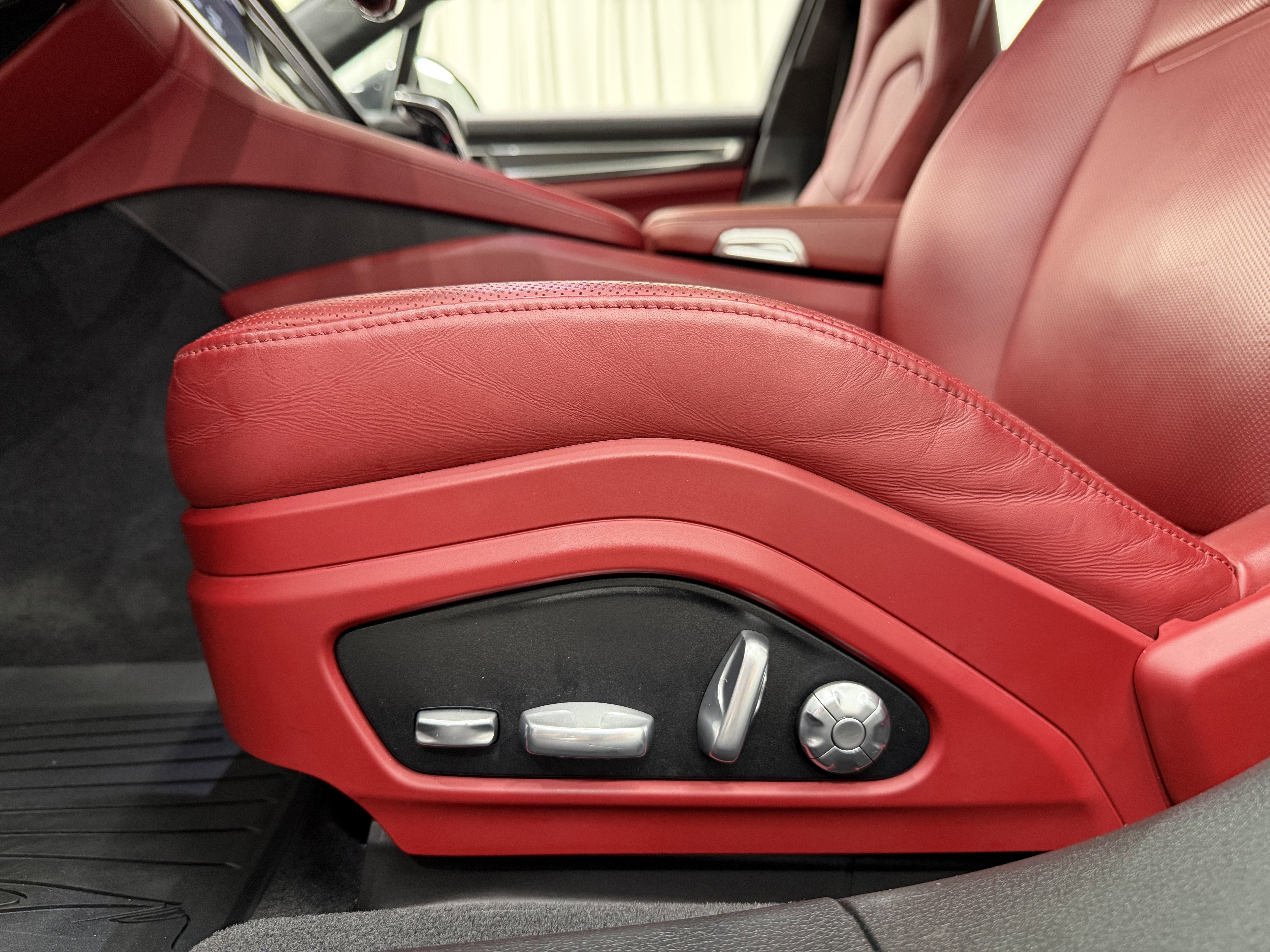 2019 Porsche Panamera Turbo S E-Hybrid