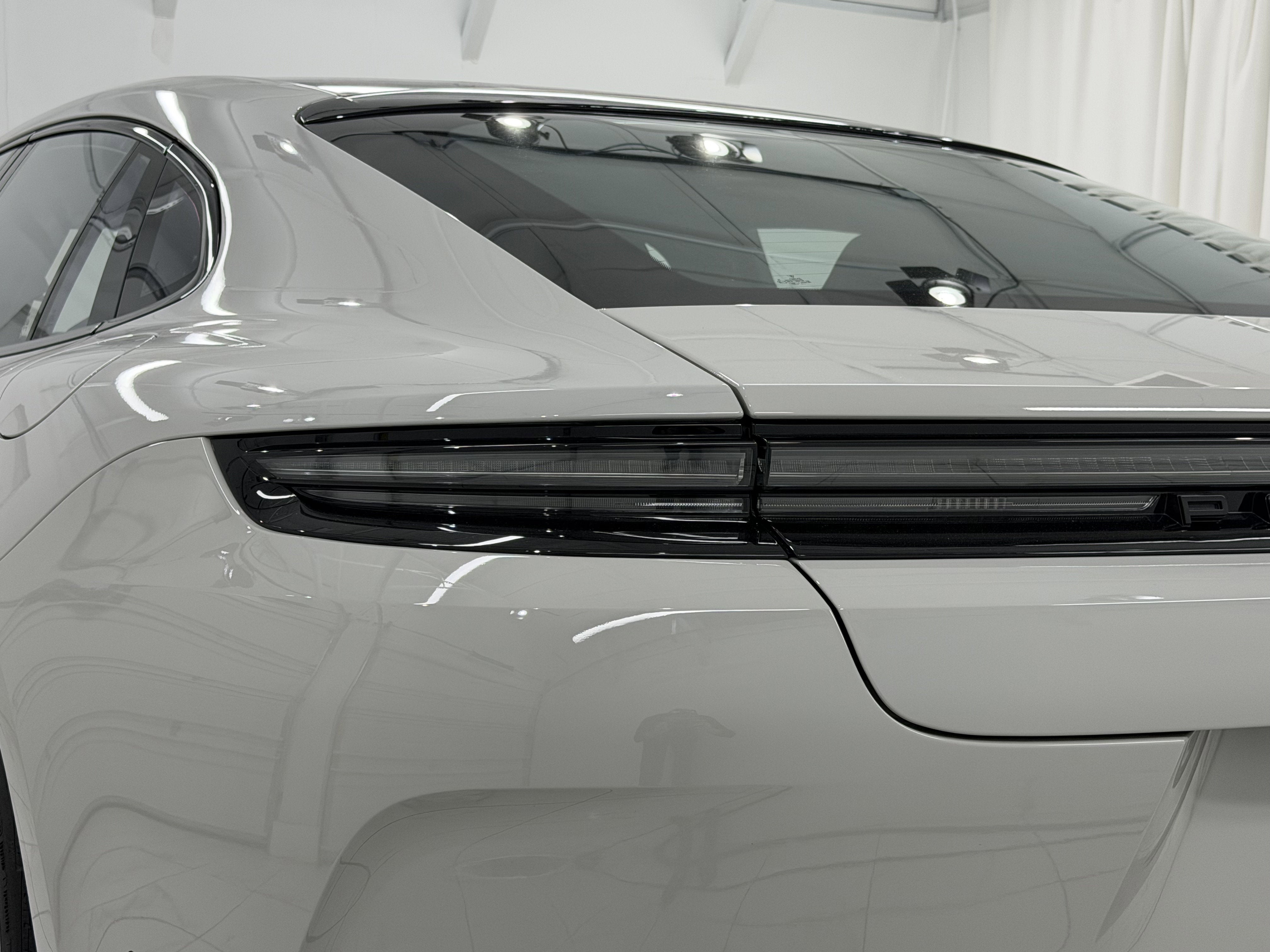 2025 Porsche Panamera Turbo S E-Hybrid