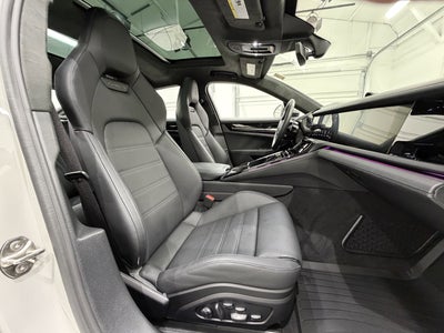 2025 Porsche Panamera Turbo S E-Hybrid