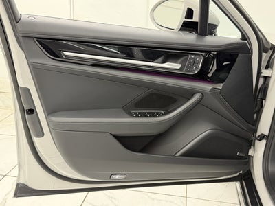 2025 Porsche Panamera Turbo S E-Hybrid