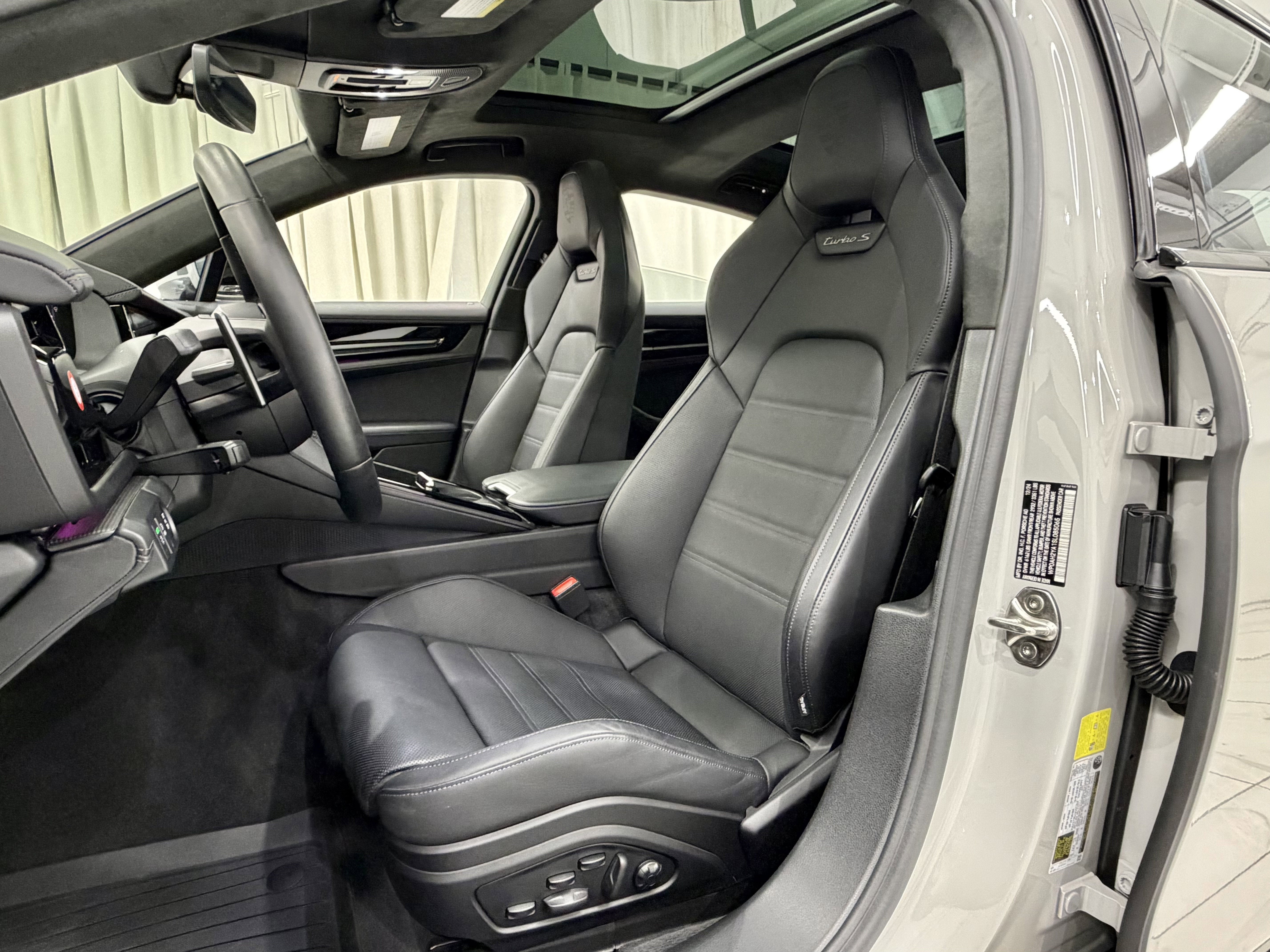 2025 Porsche Panamera Turbo S E-Hybrid