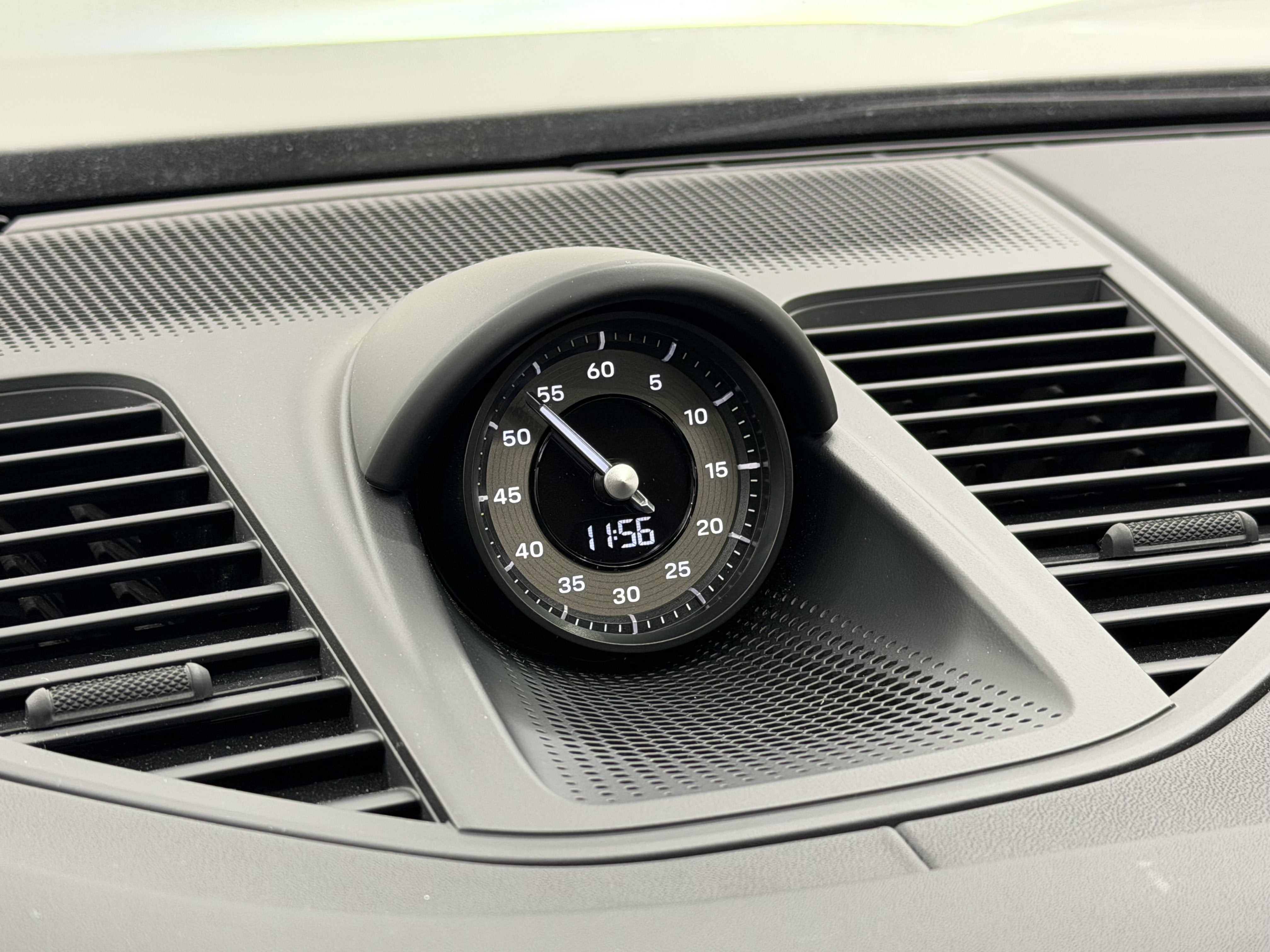 2025 Porsche Panamera Turbo S E-Hybrid