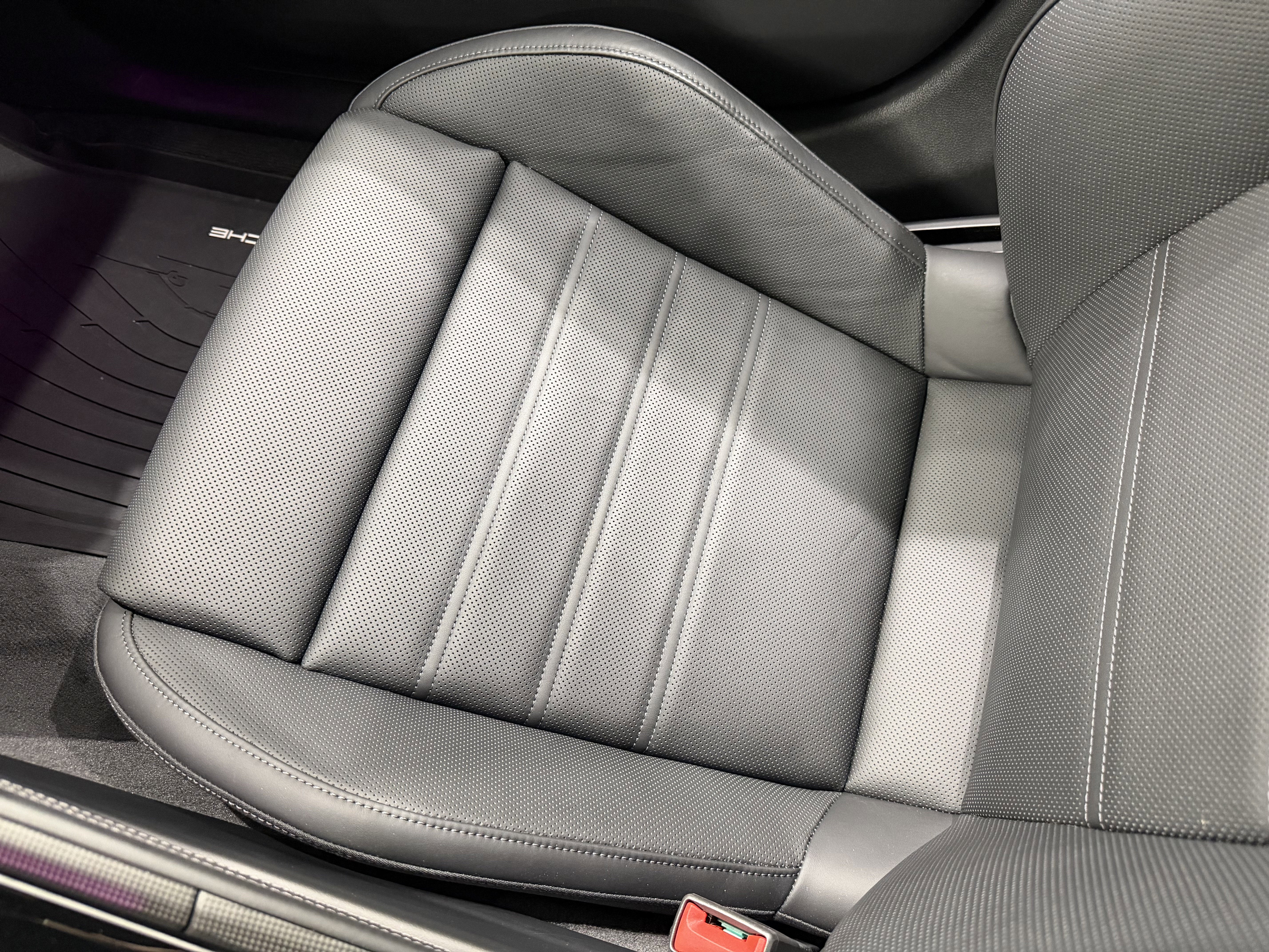 2025 Porsche Panamera Turbo S E-Hybrid