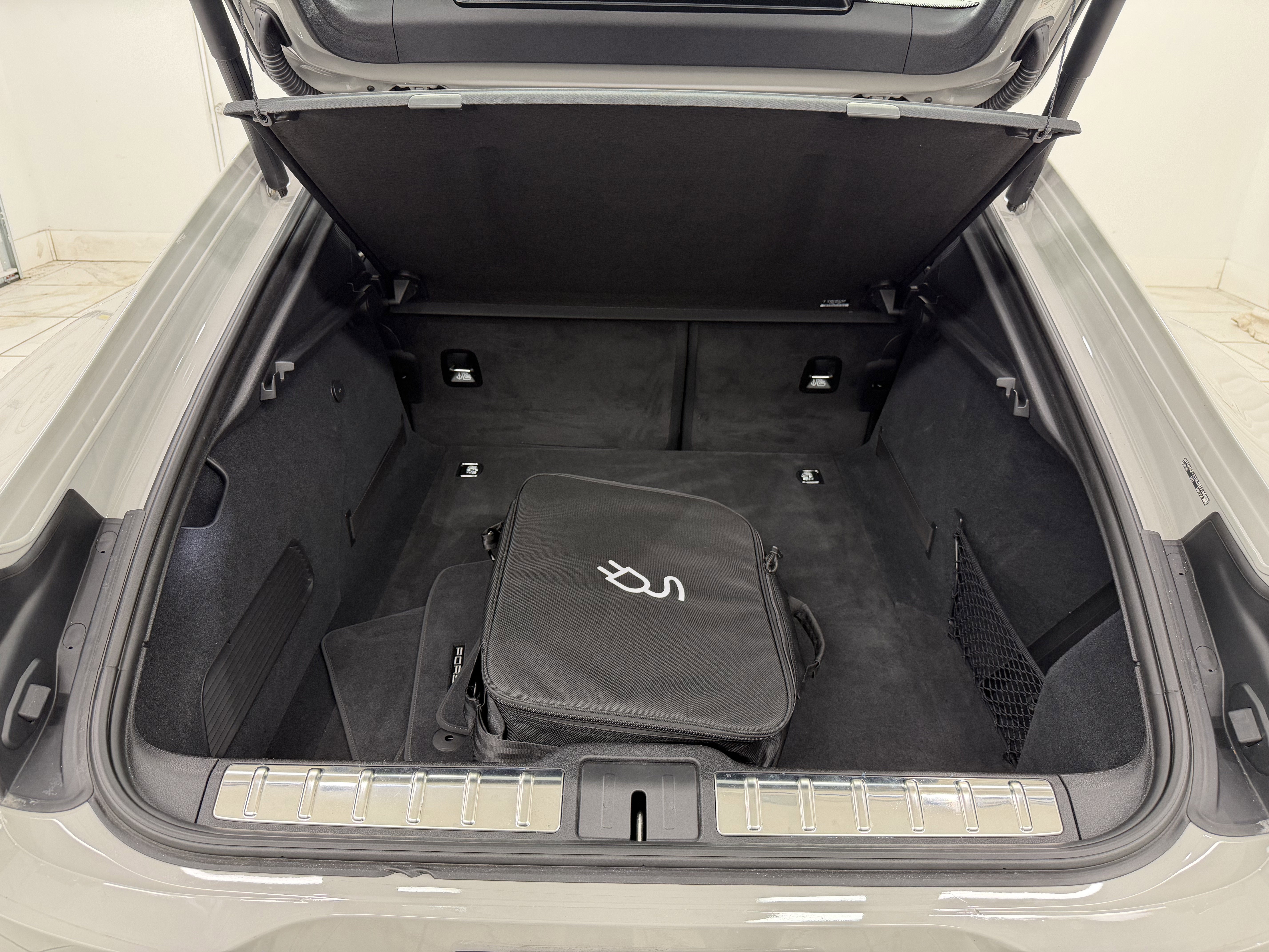 2025 Porsche Panamera Turbo S E-Hybrid