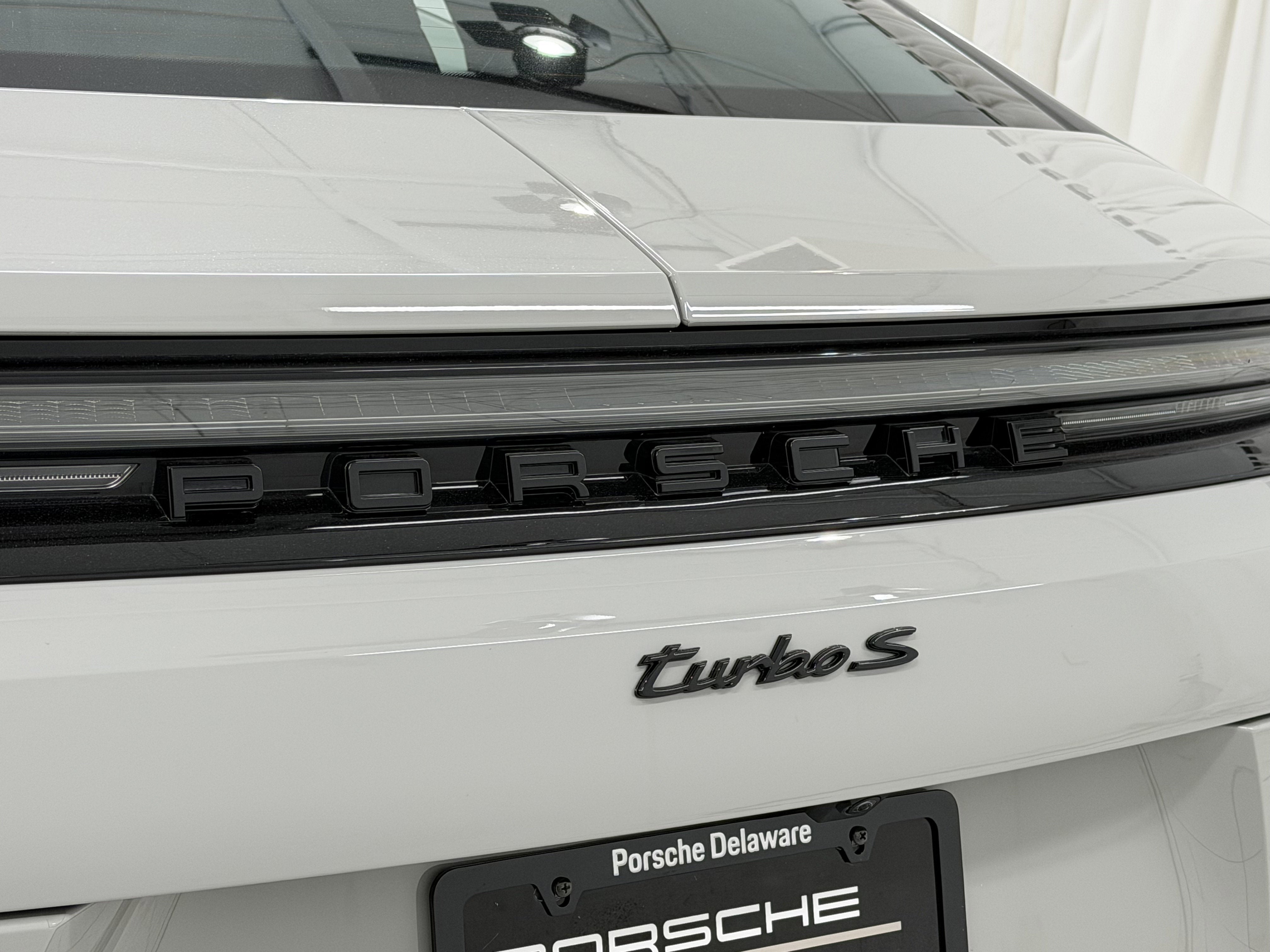 2025 Porsche Panamera Turbo S E-Hybrid