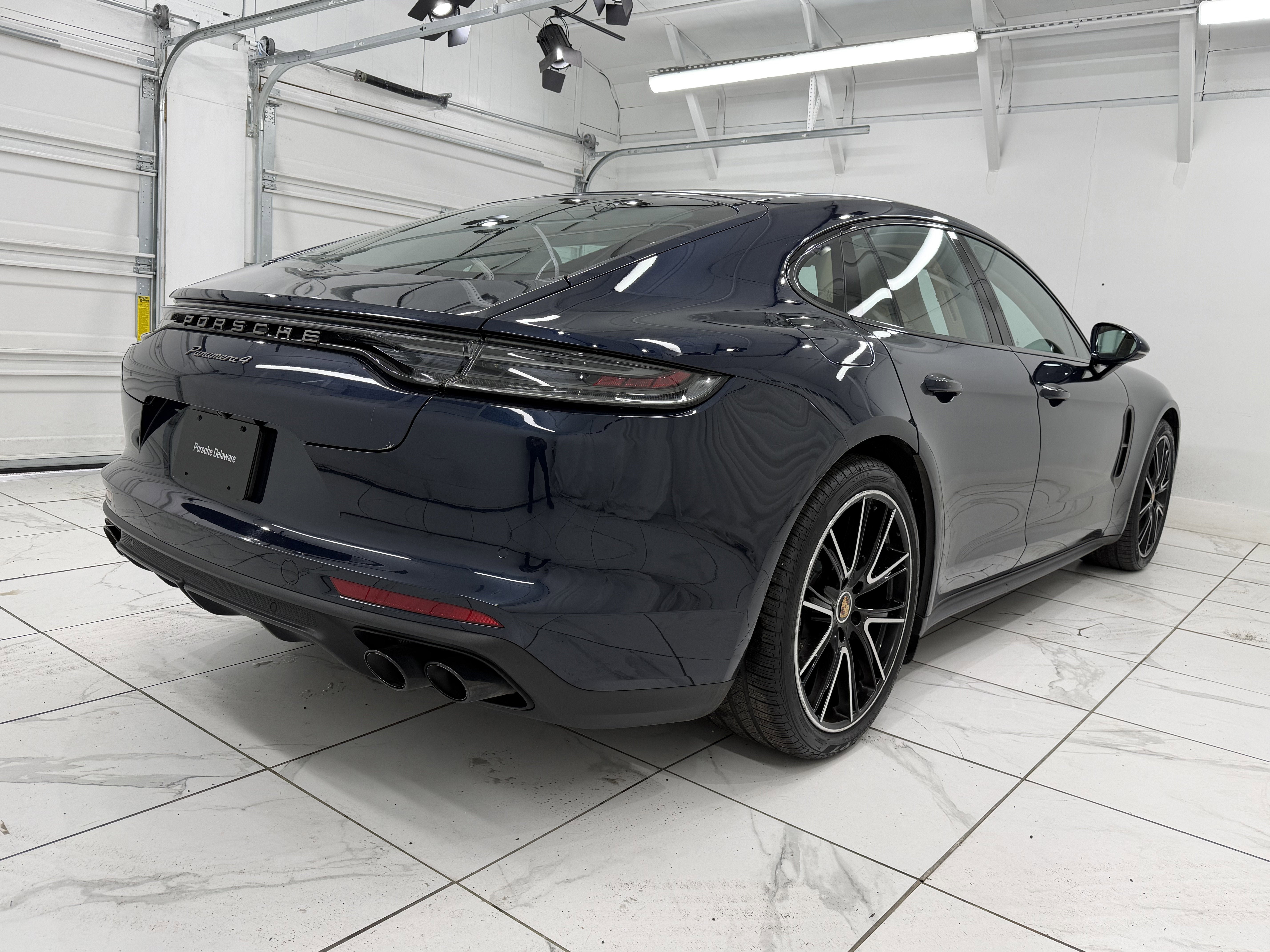 2023 Porsche Panamera 4 Platinum Edition