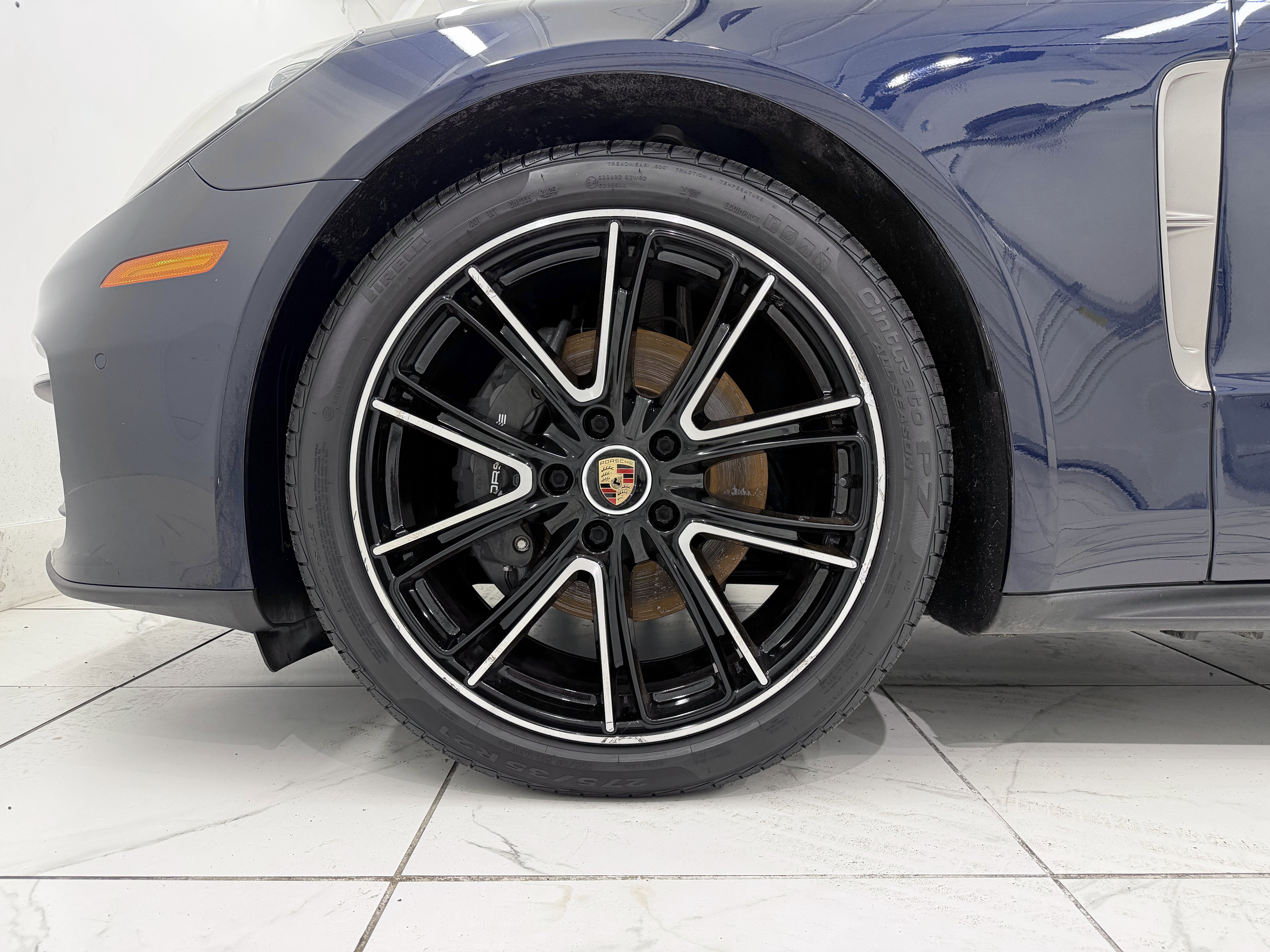 2023 Porsche Panamera 4 Platinum Edition