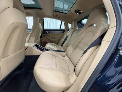 2023 Porsche Panamera 4 Platinum Edition