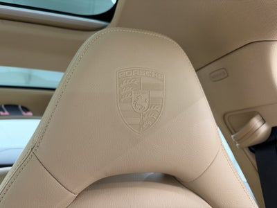 2023 Porsche Panamera 4 Platinum Edition