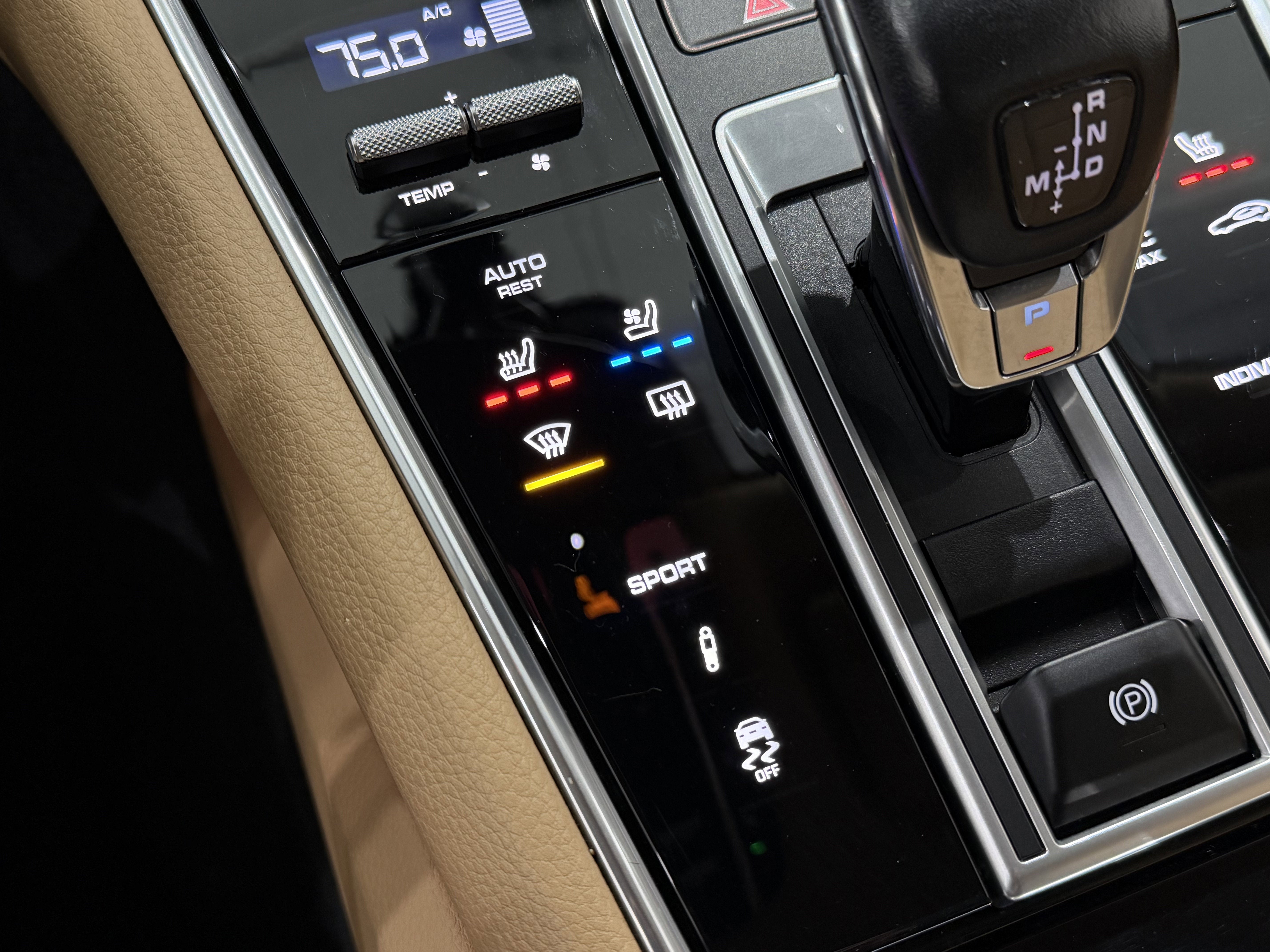 2023 Porsche Panamera 4 Platinum Edition