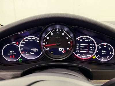 2023 Porsche Panamera 4 Platinum Edition