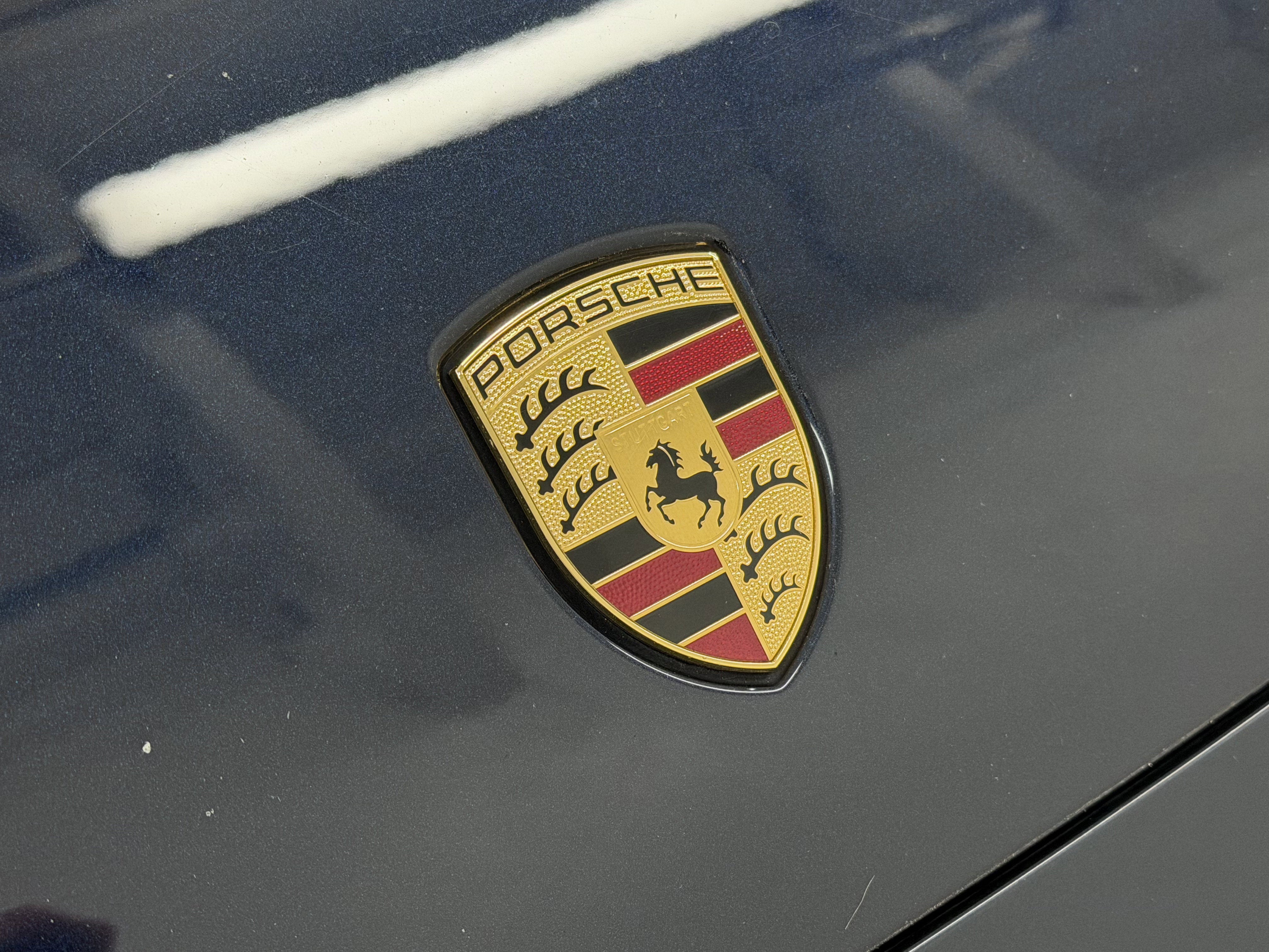 2023 Porsche Panamera 4 Platinum Edition