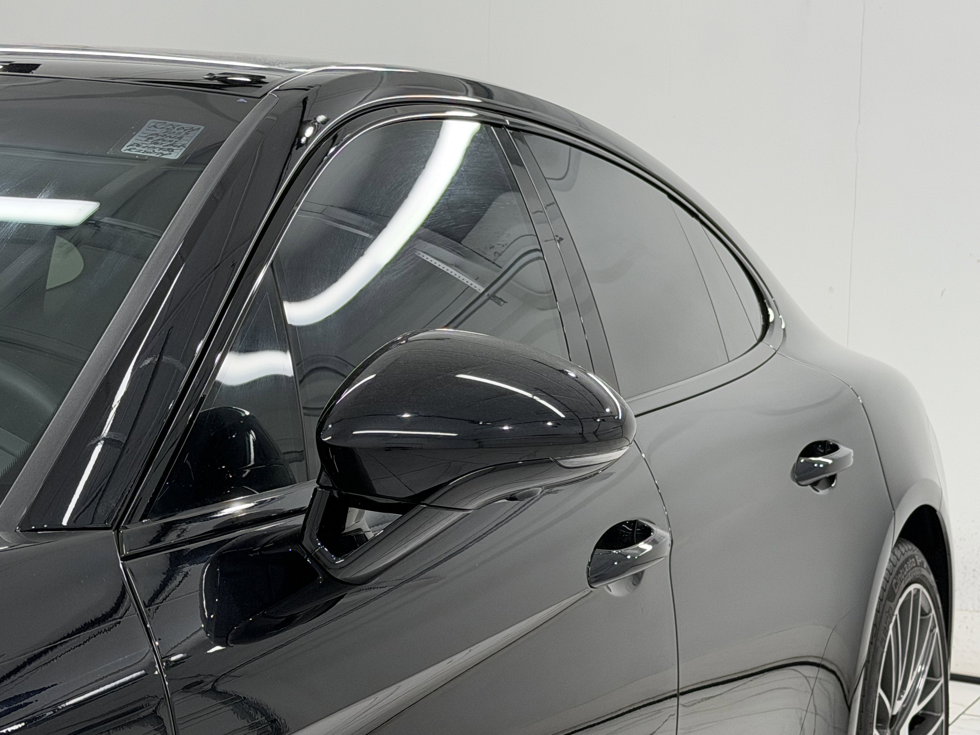 2023 Porsche Panamera 4 Platinum Edition