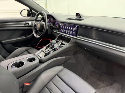 2023 Porsche Panamera 4 Platinum Edition