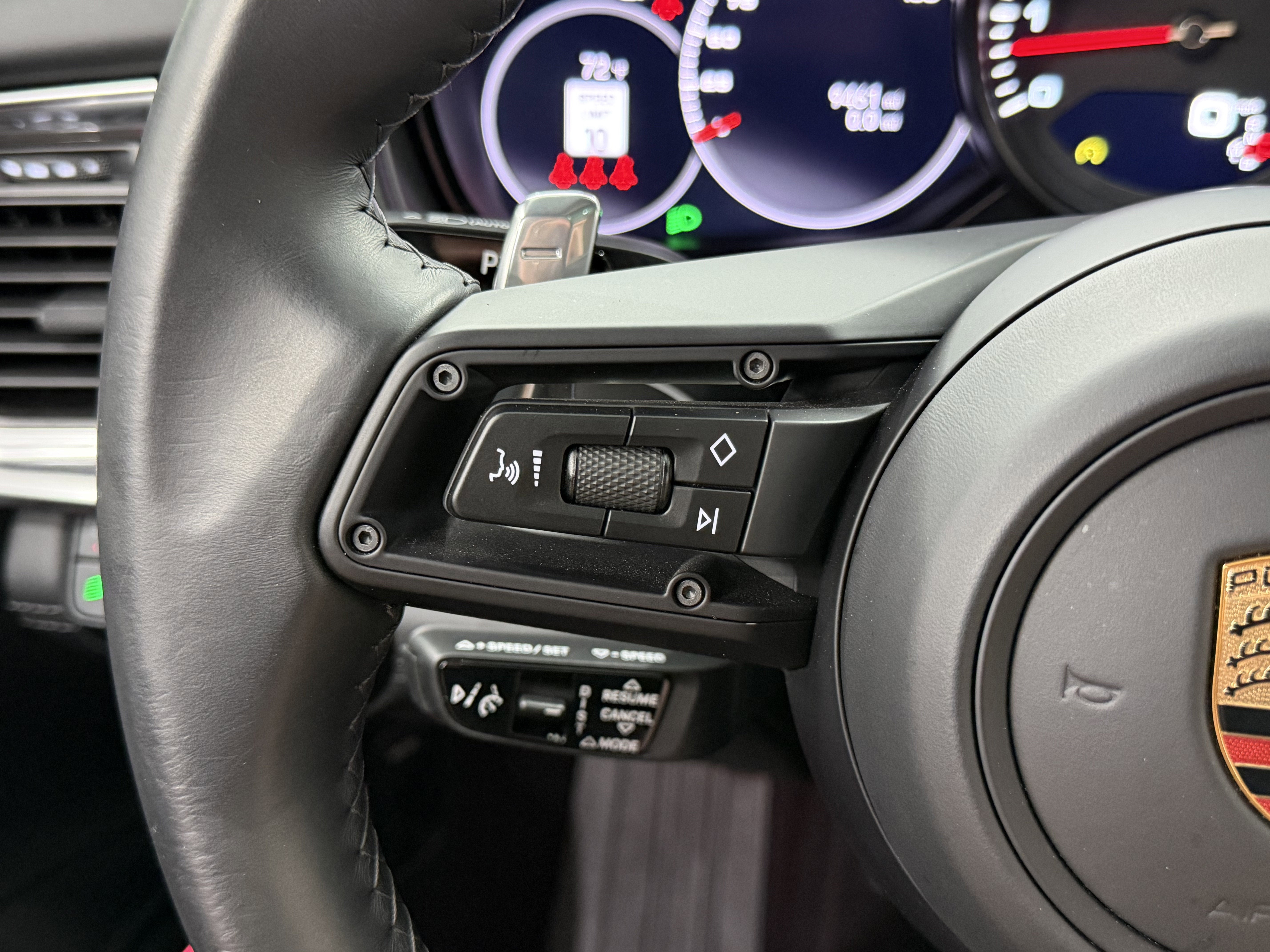 2023 Porsche Panamera 4 Platinum Edition