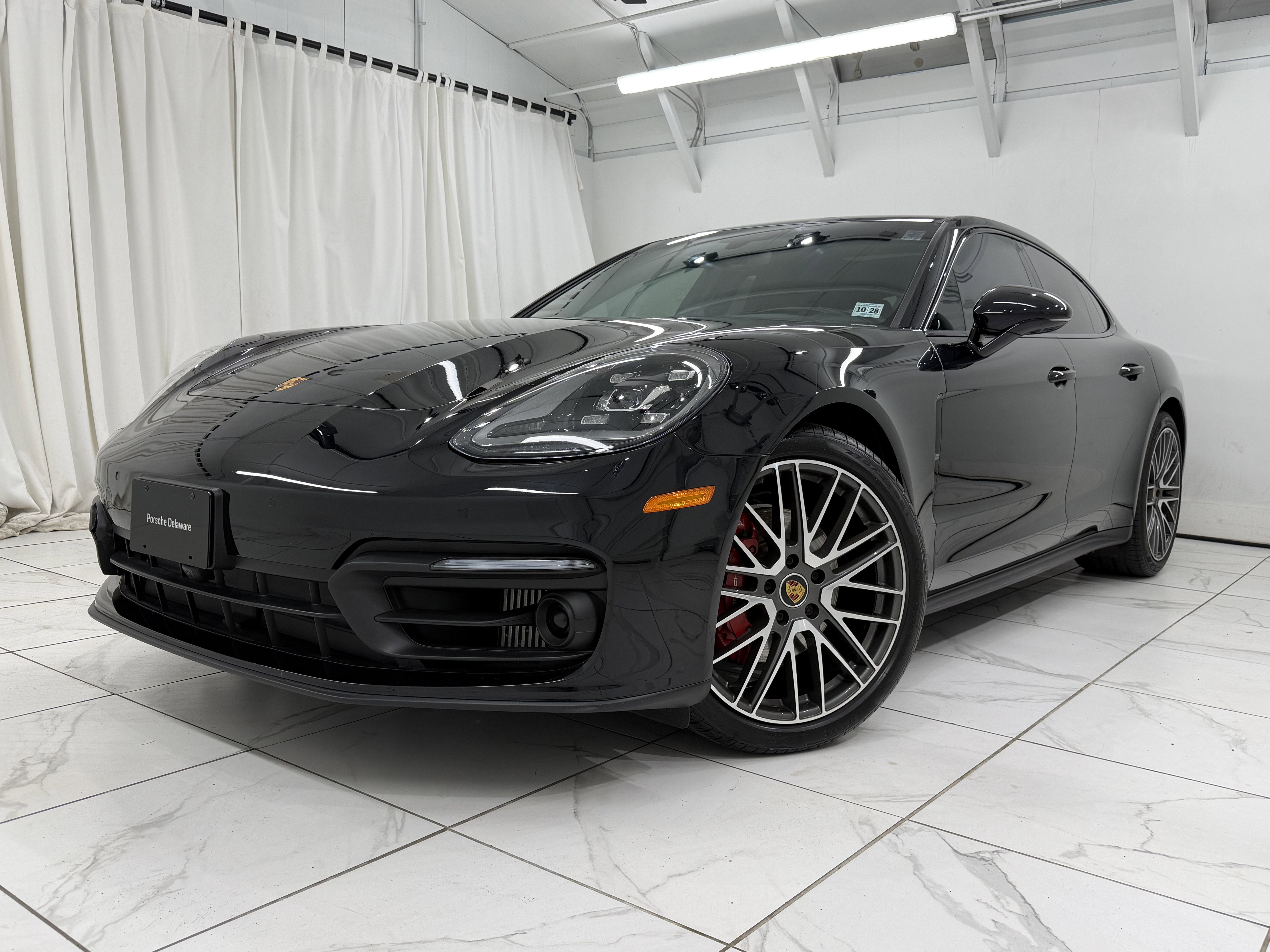 2023 Porsche Panamera 4 Platinum Edition