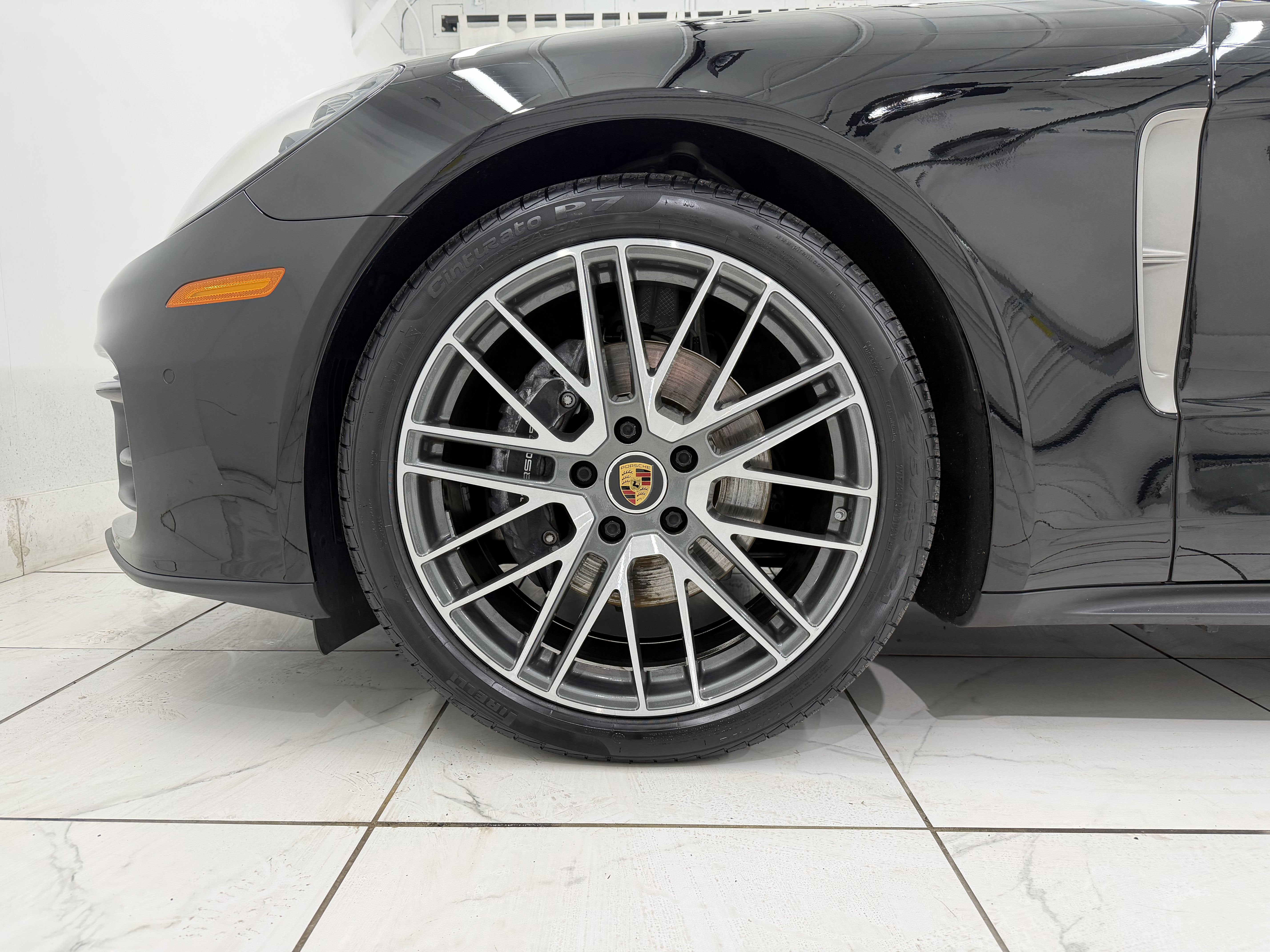 2022 Porsche Panamera 4 Platinum Edition