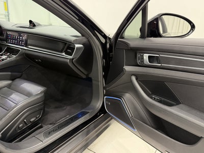 2022 Porsche Panamera 4 Platinum Edition