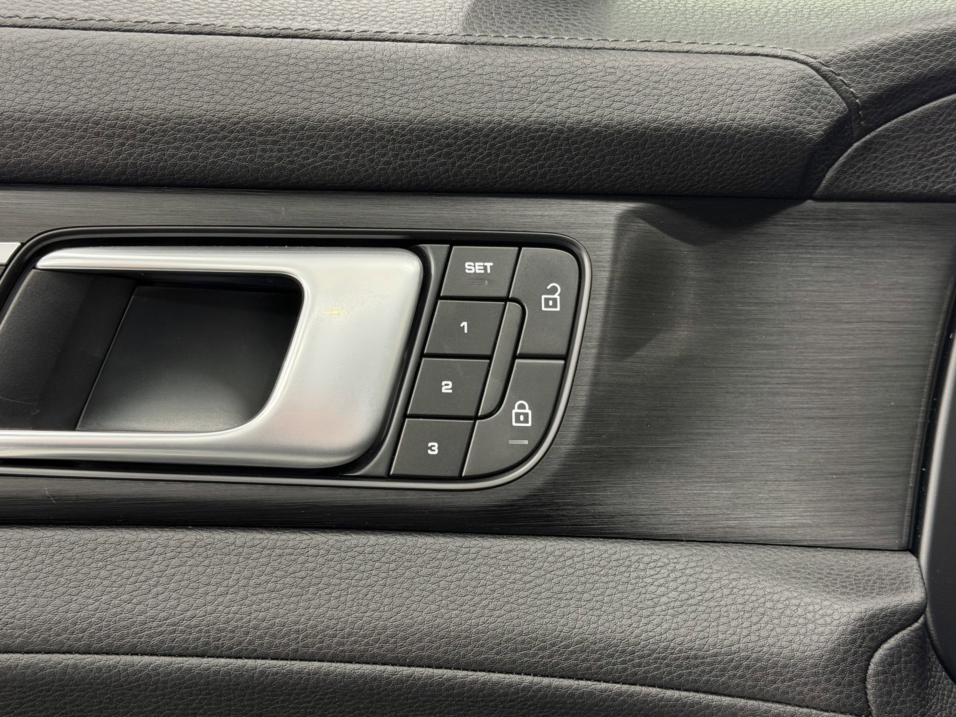 2022 Porsche Panamera 4 Platinum Edition