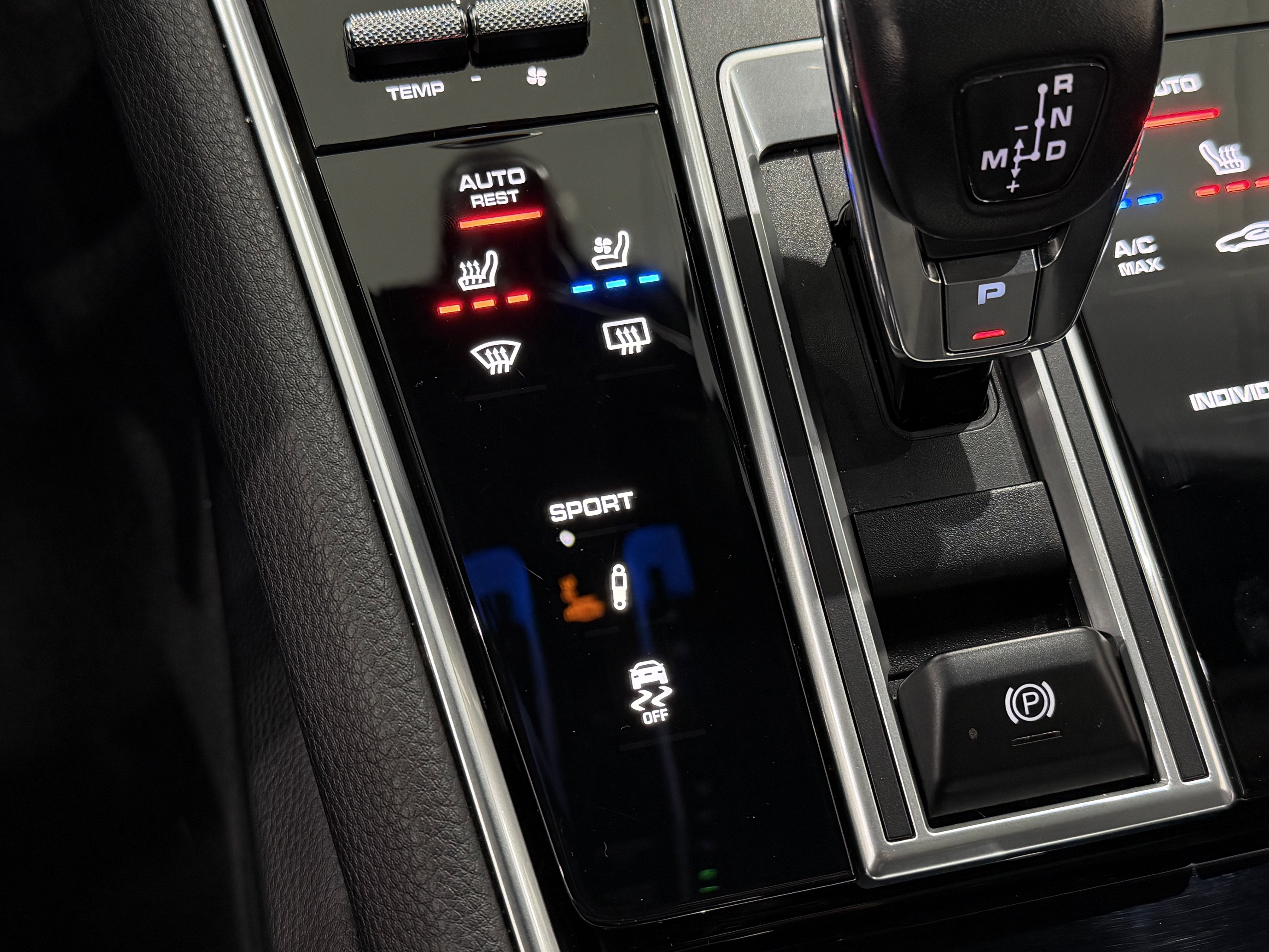 2022 Porsche Panamera 4 Platinum Edition