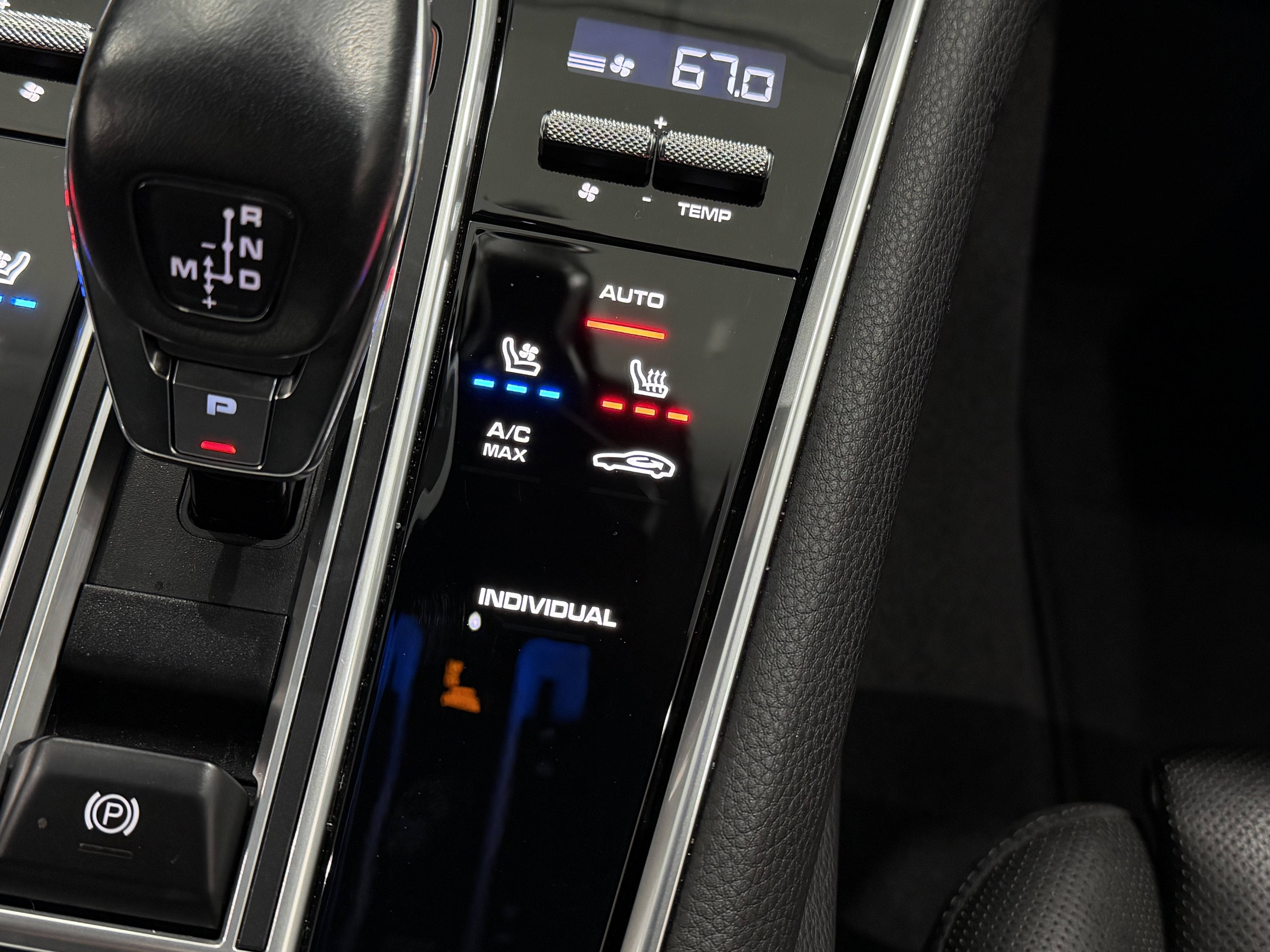 2022 Porsche Panamera 4 Platinum Edition