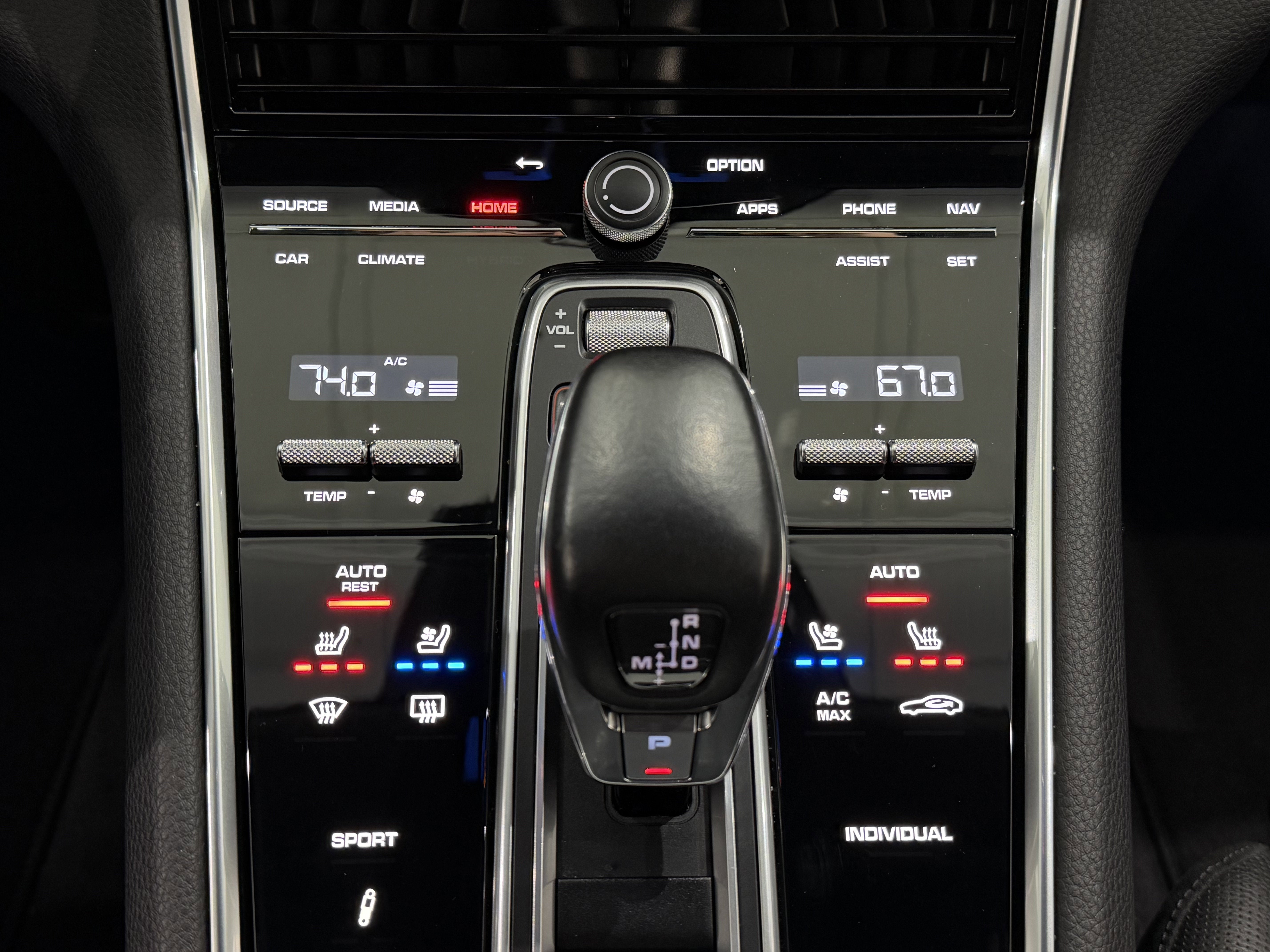 2022 Porsche Panamera 4 Platinum Edition