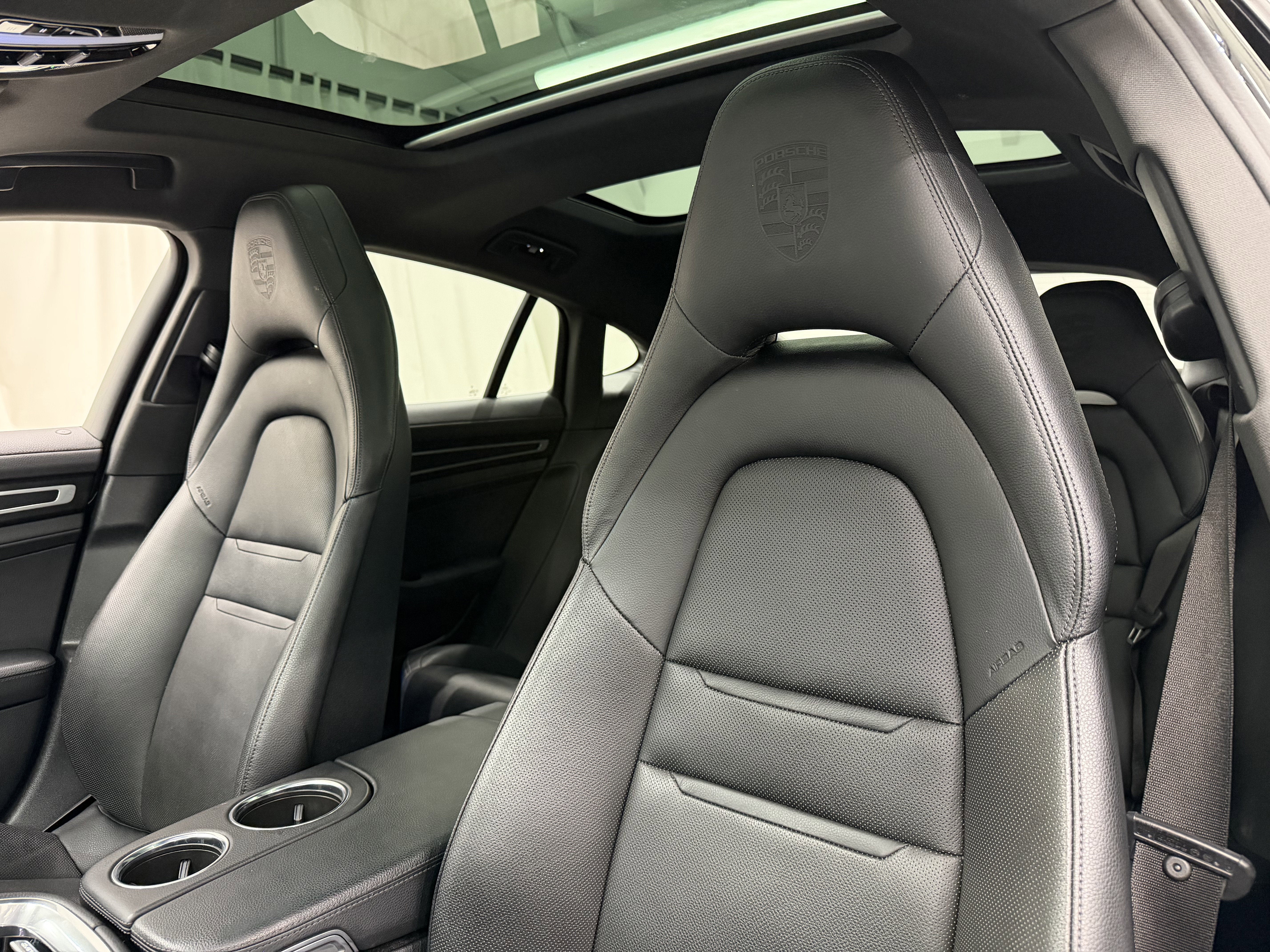 2022 Porsche Panamera 4 Platinum Edition