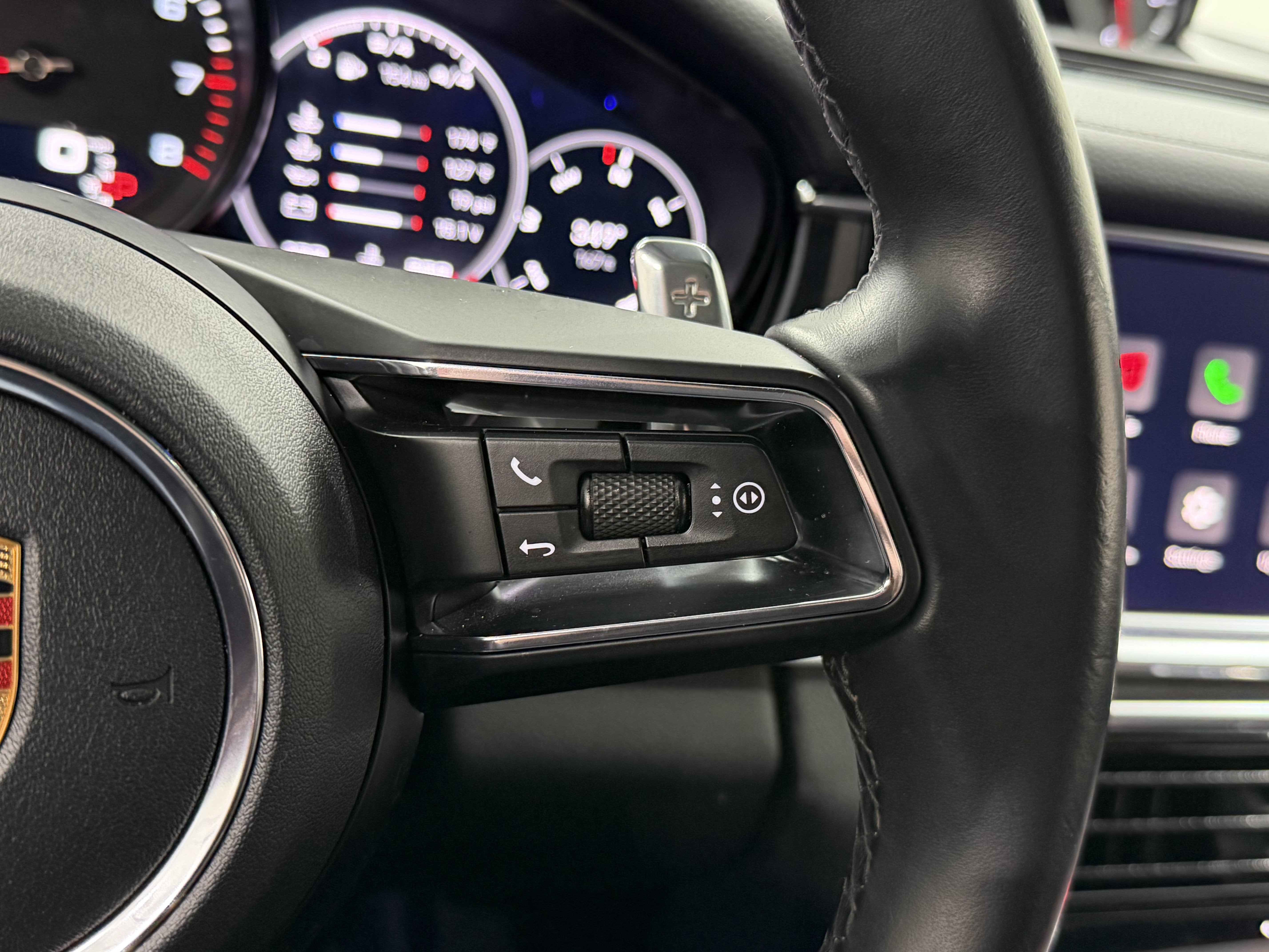 2022 Porsche Panamera 4 Platinum Edition