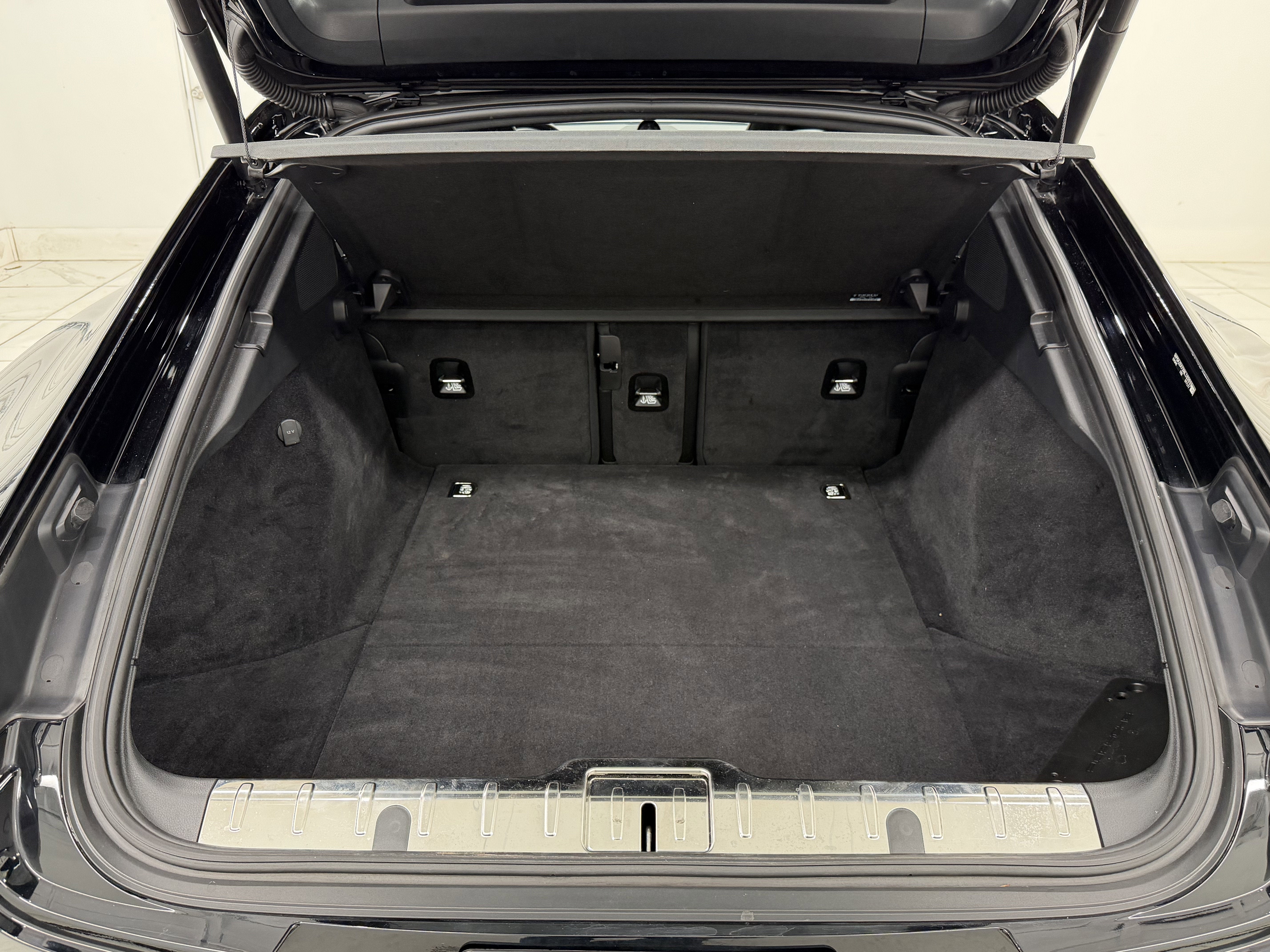 2022 Porsche Panamera 4 Platinum Edition