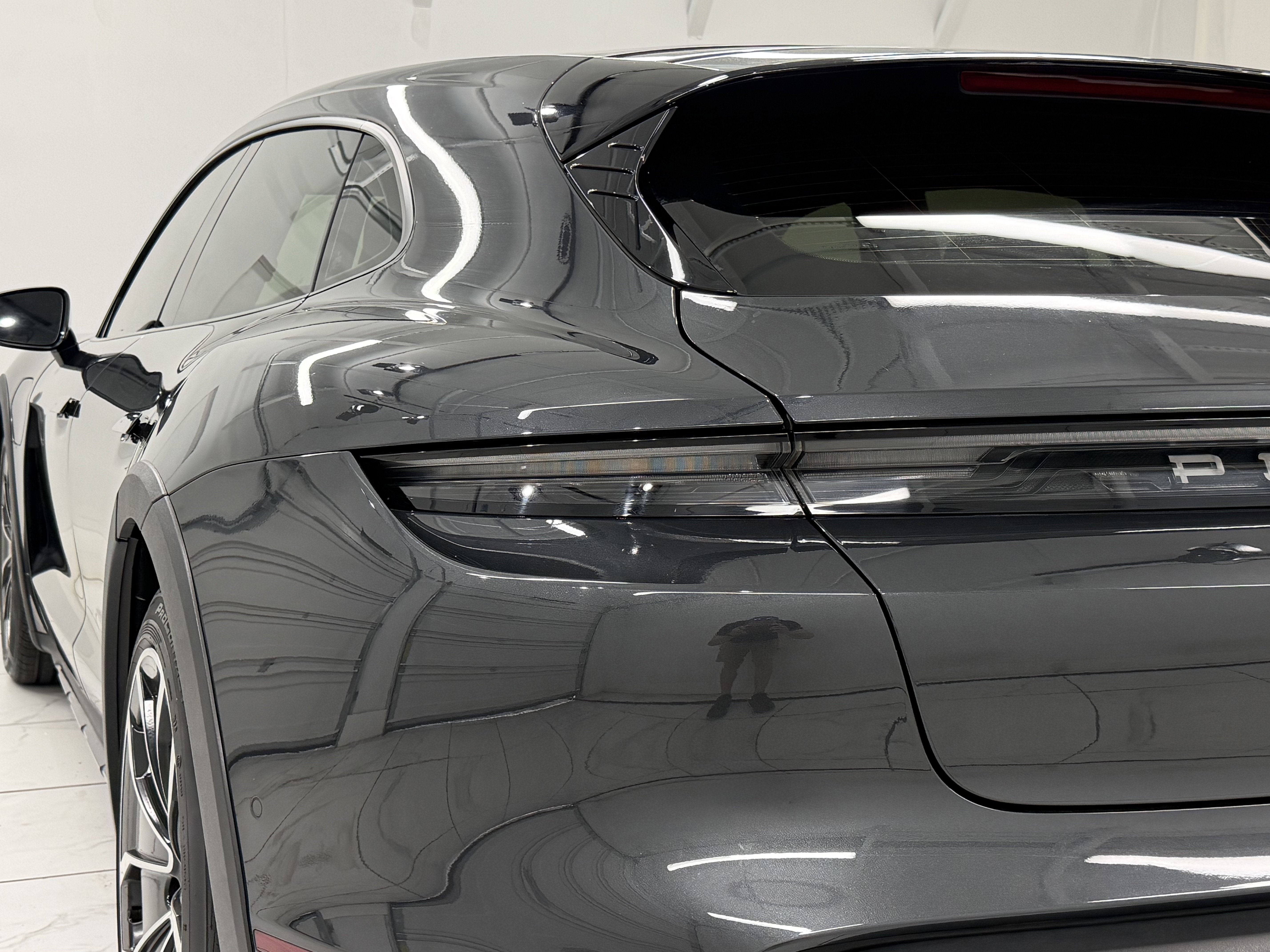 2022 Porsche Taycan 4