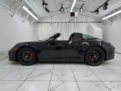2025 Porsche 911 4 GTS