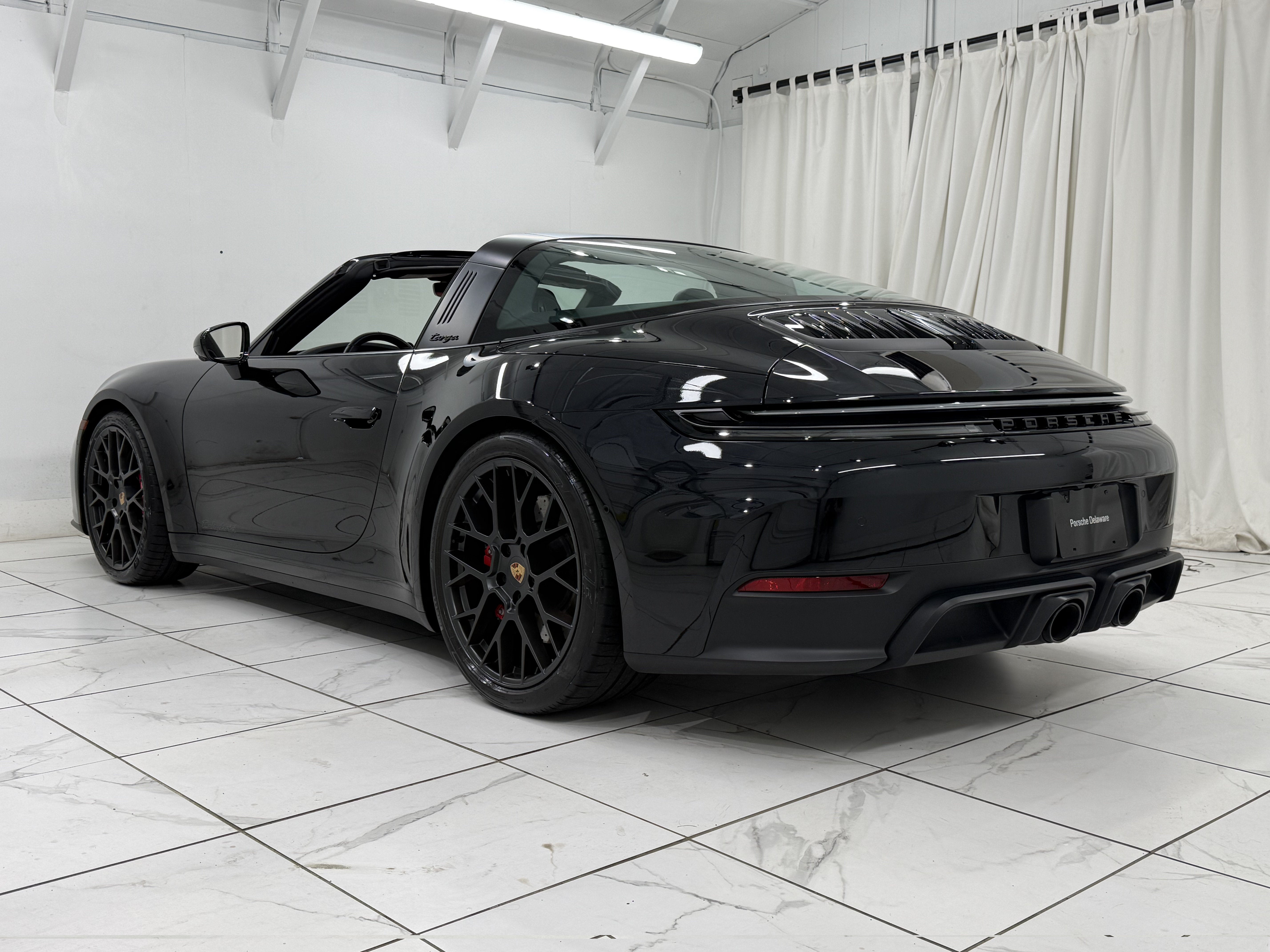 2025 Porsche 911 4 GTS