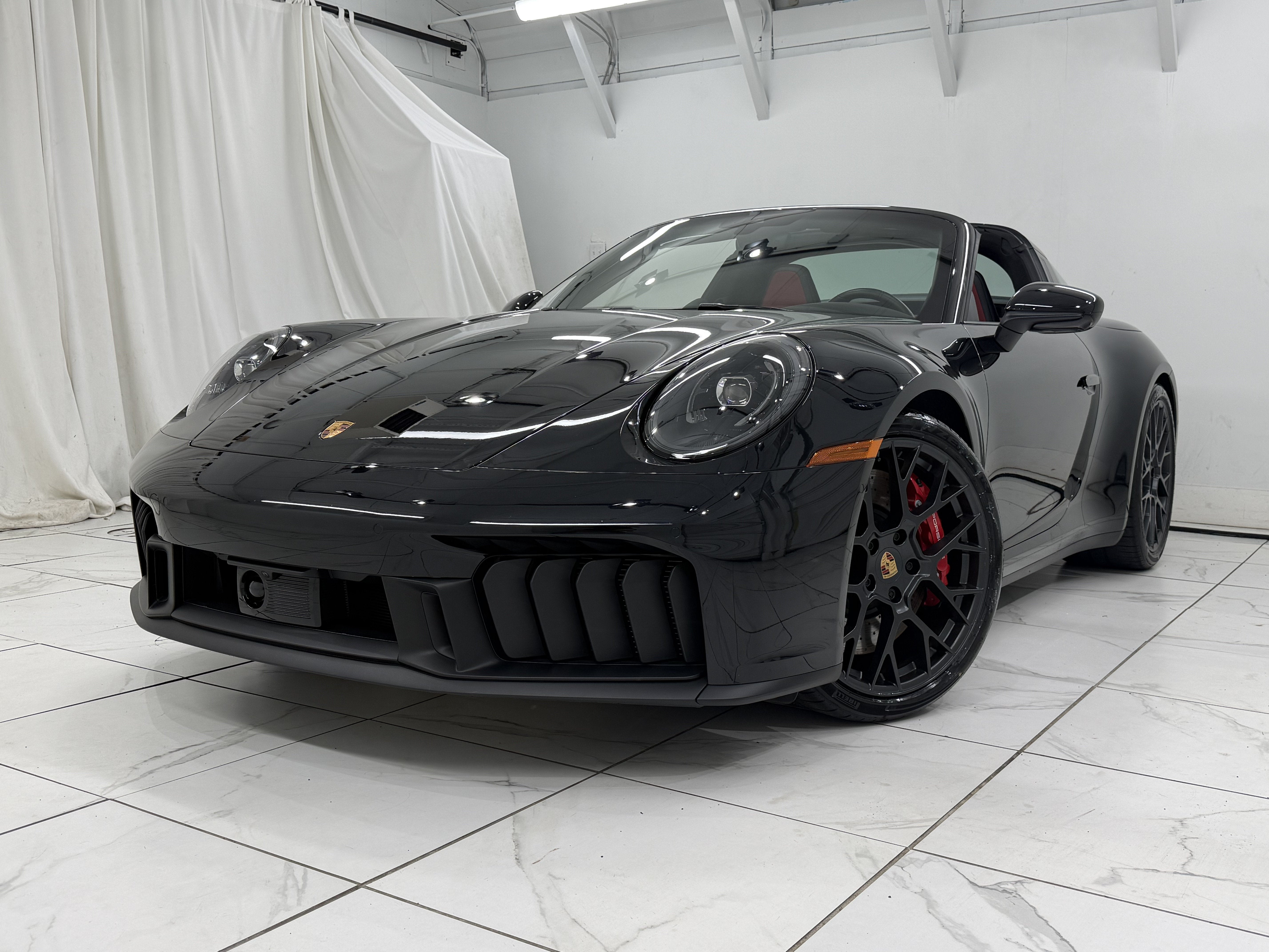 2025 Porsche 911 4 GTS