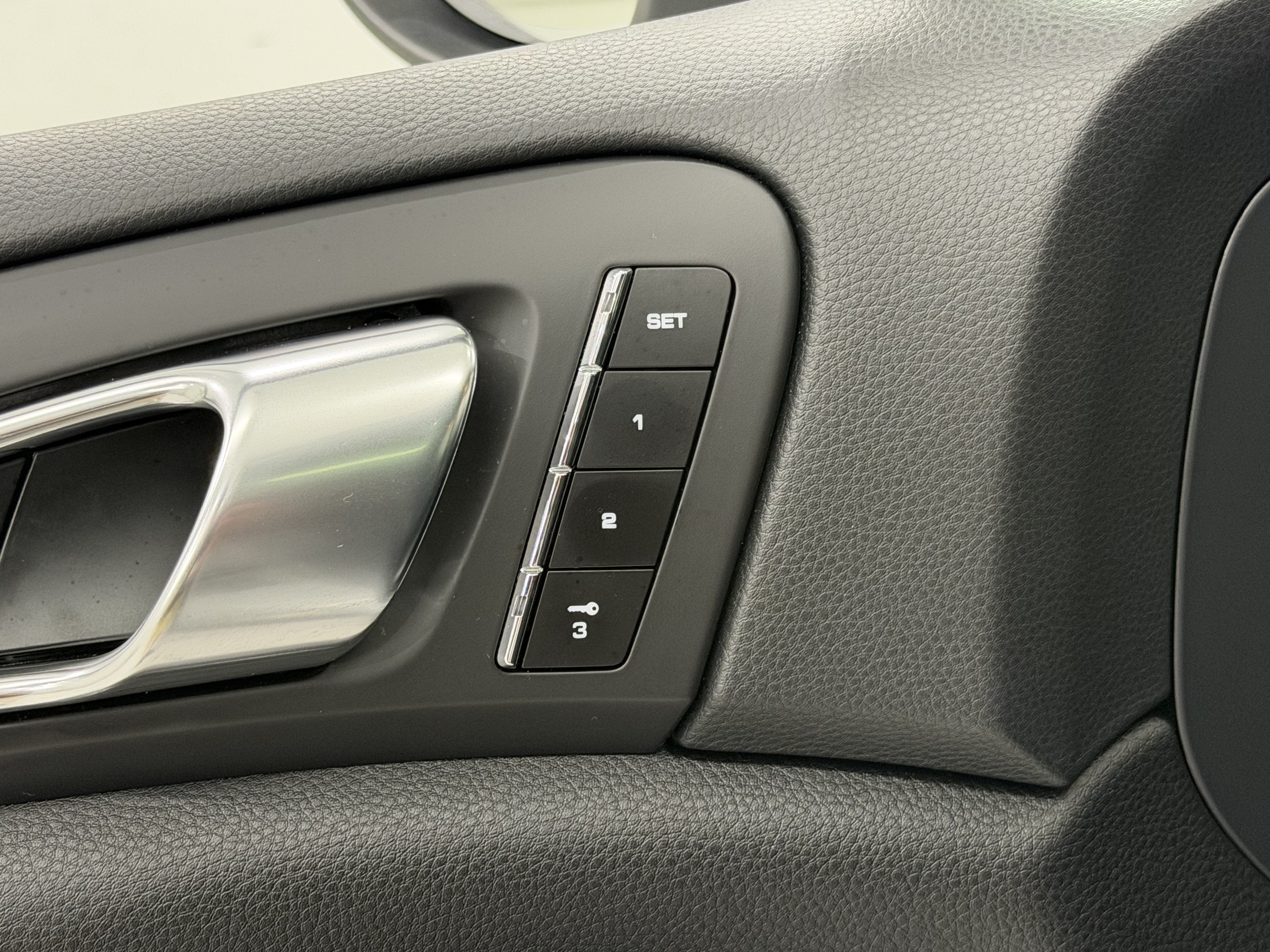 2013 Porsche Cayenne Base