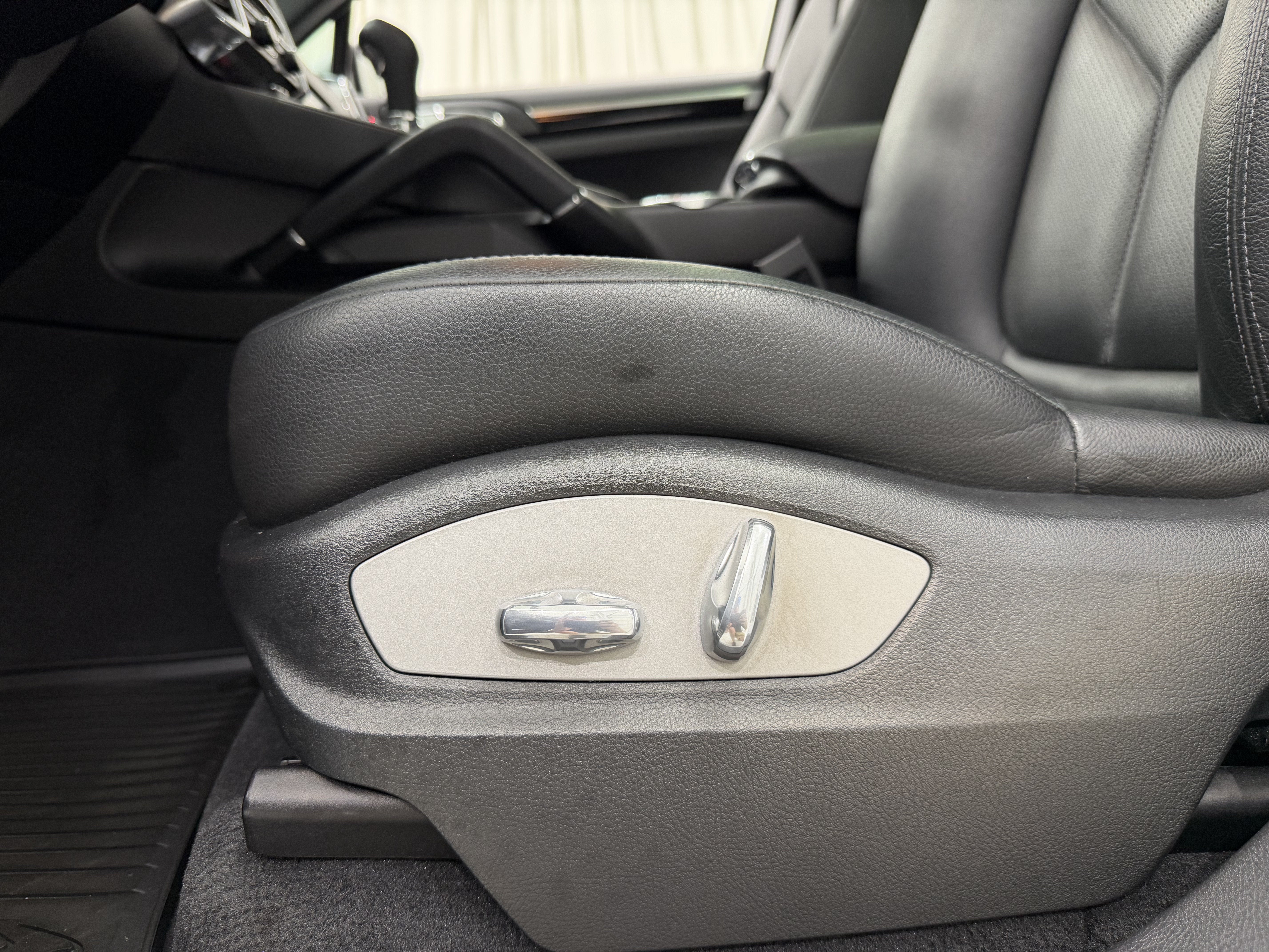 2013 Porsche Cayenne Base