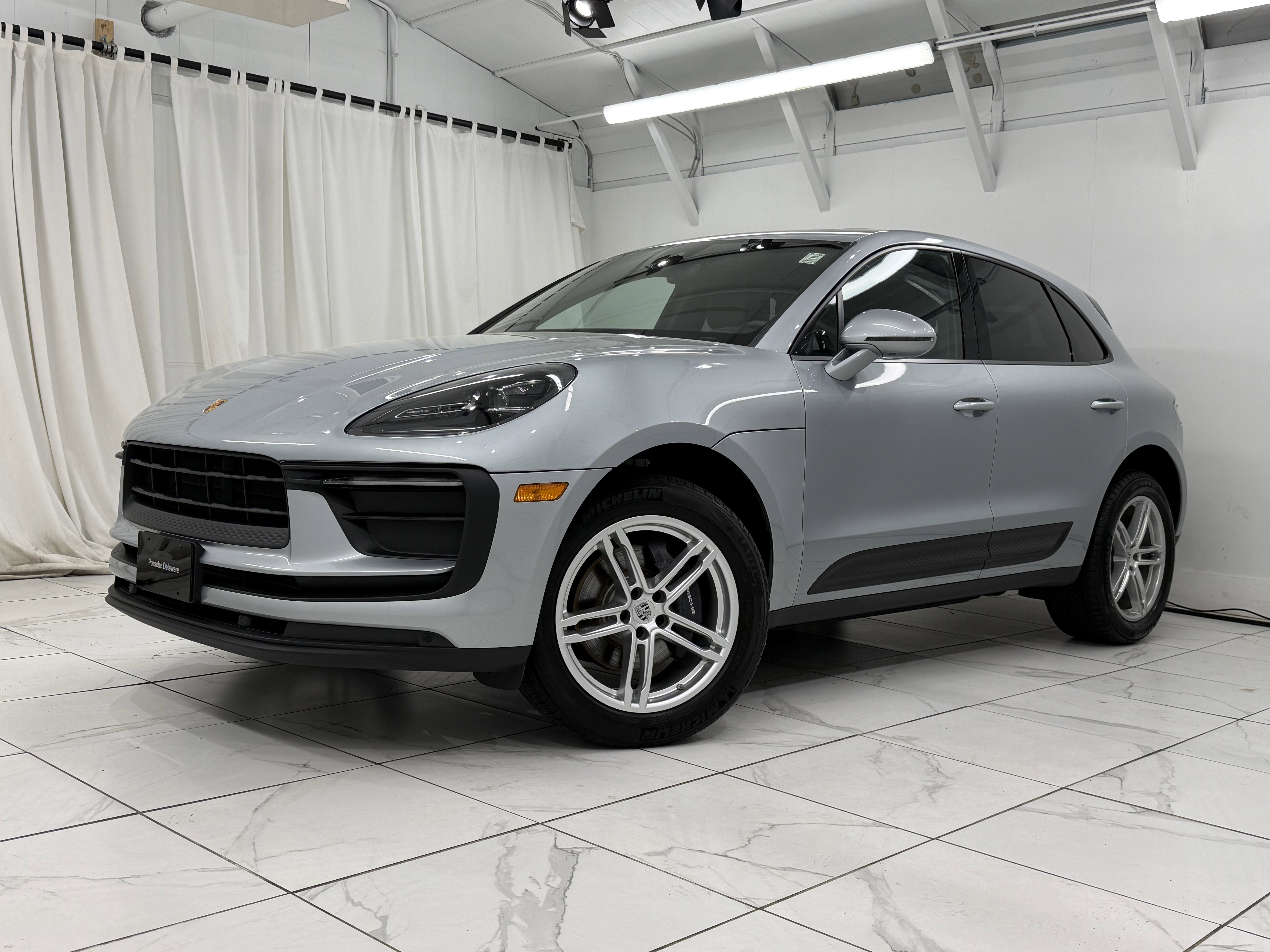 2022 Porsche Macan AWD