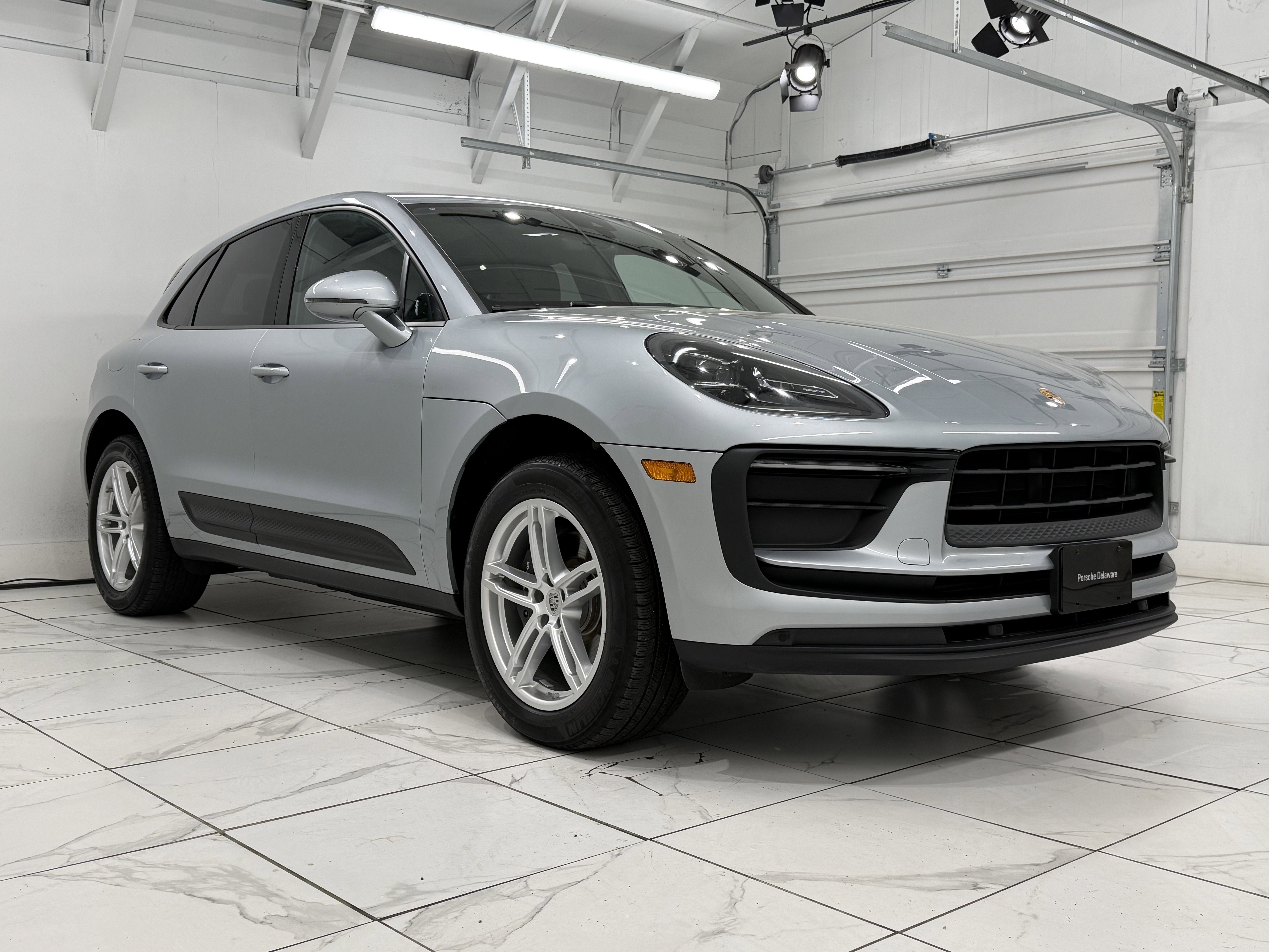 2022 Porsche Macan AWD