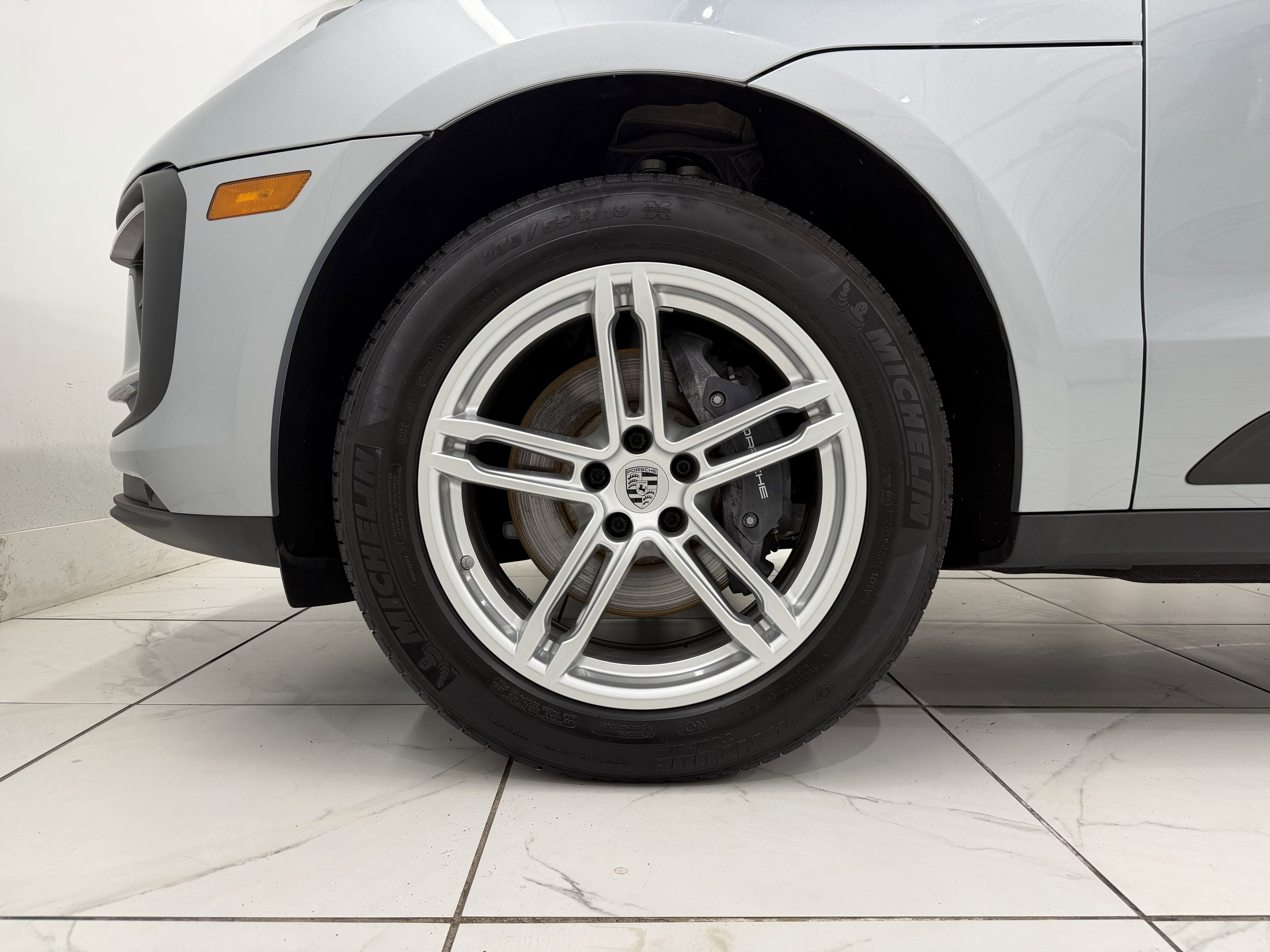 2022 Porsche Macan AWD