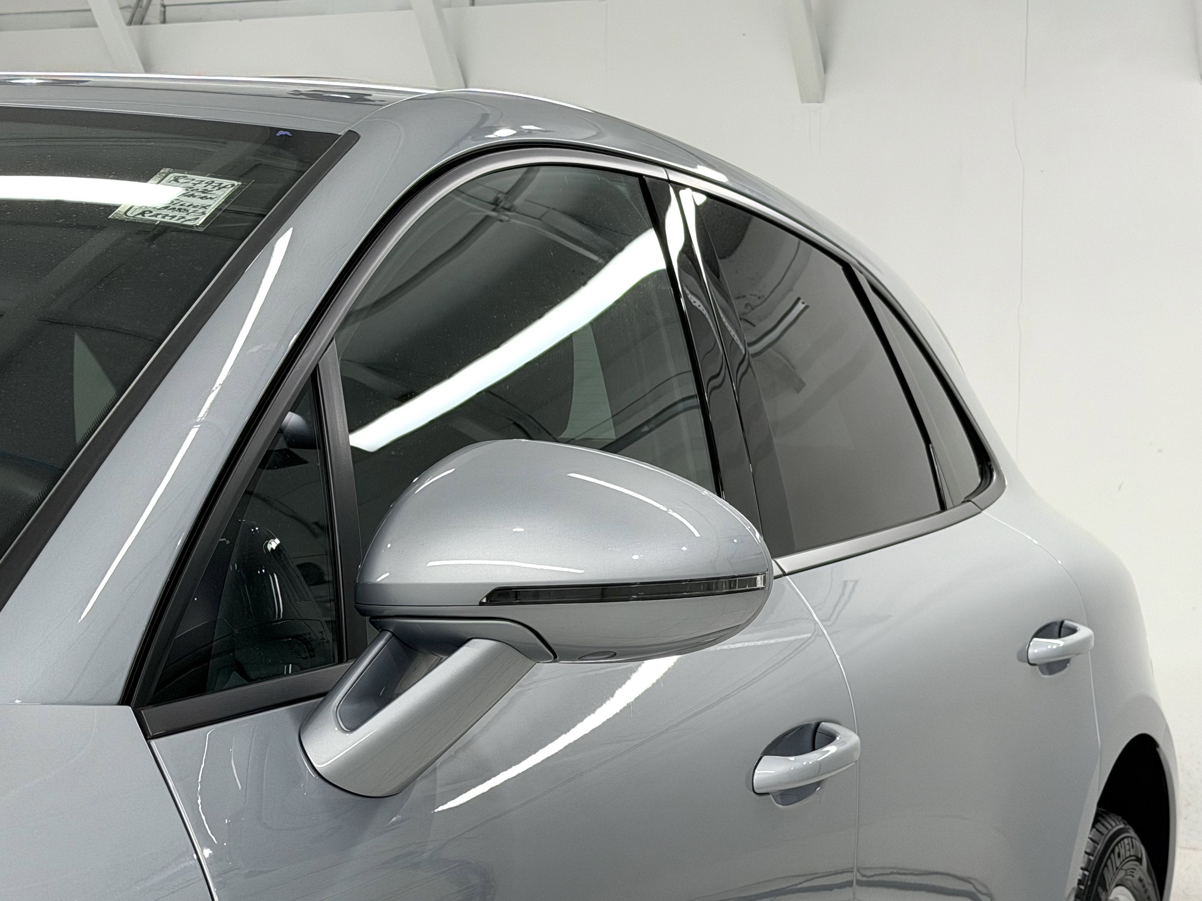 2022 Porsche Macan AWD