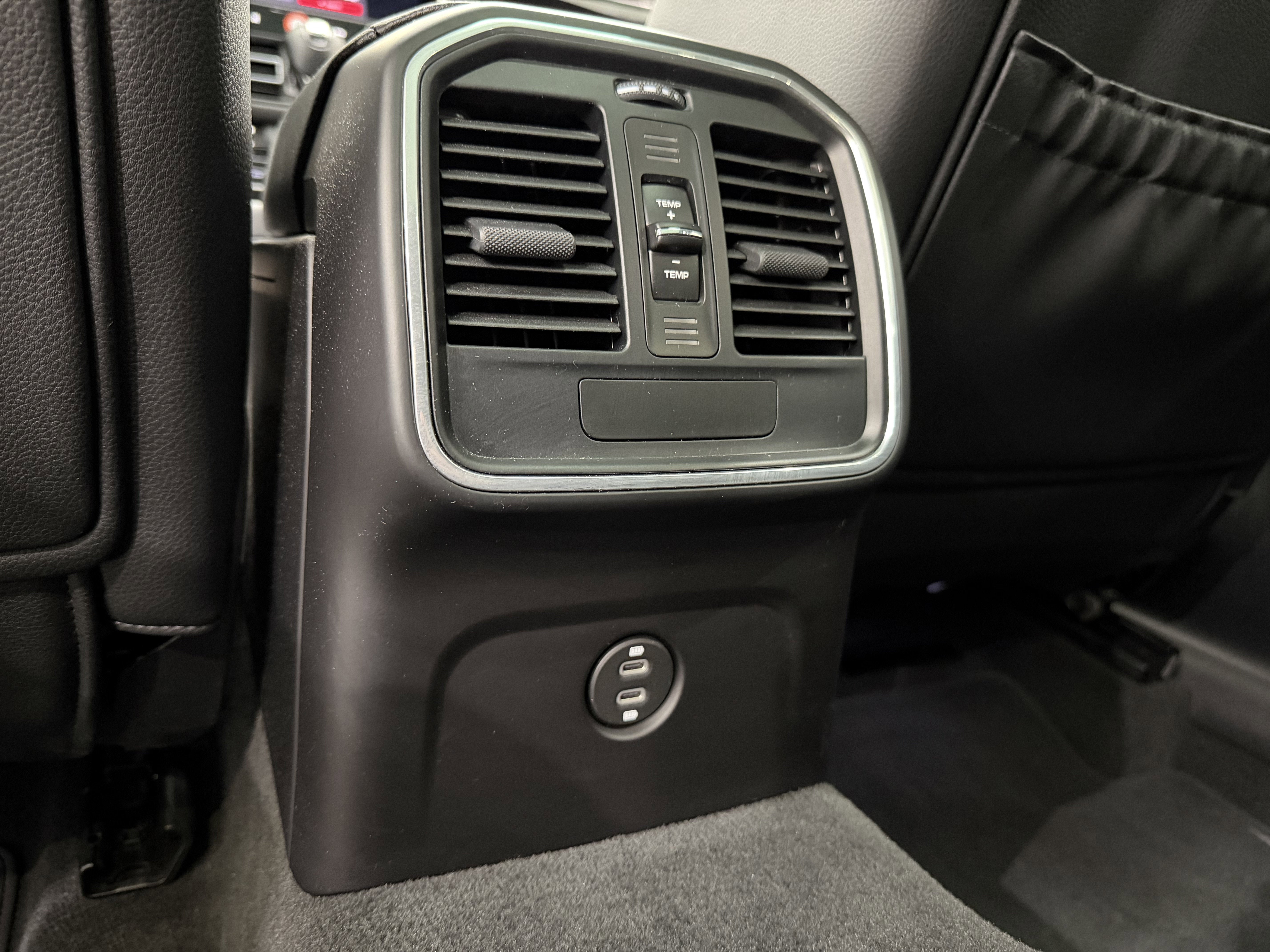 2022 Porsche Macan AWD