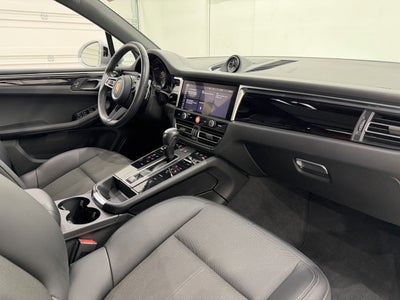 2022 Porsche Macan AWD