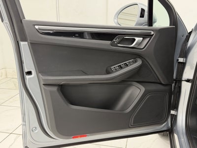 2022 Porsche Macan AWD