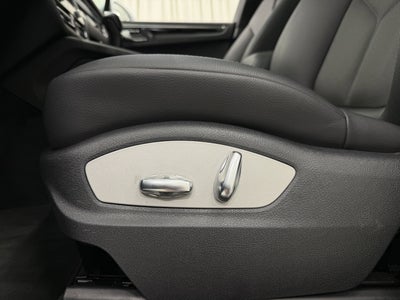 2022 Porsche Macan AWD