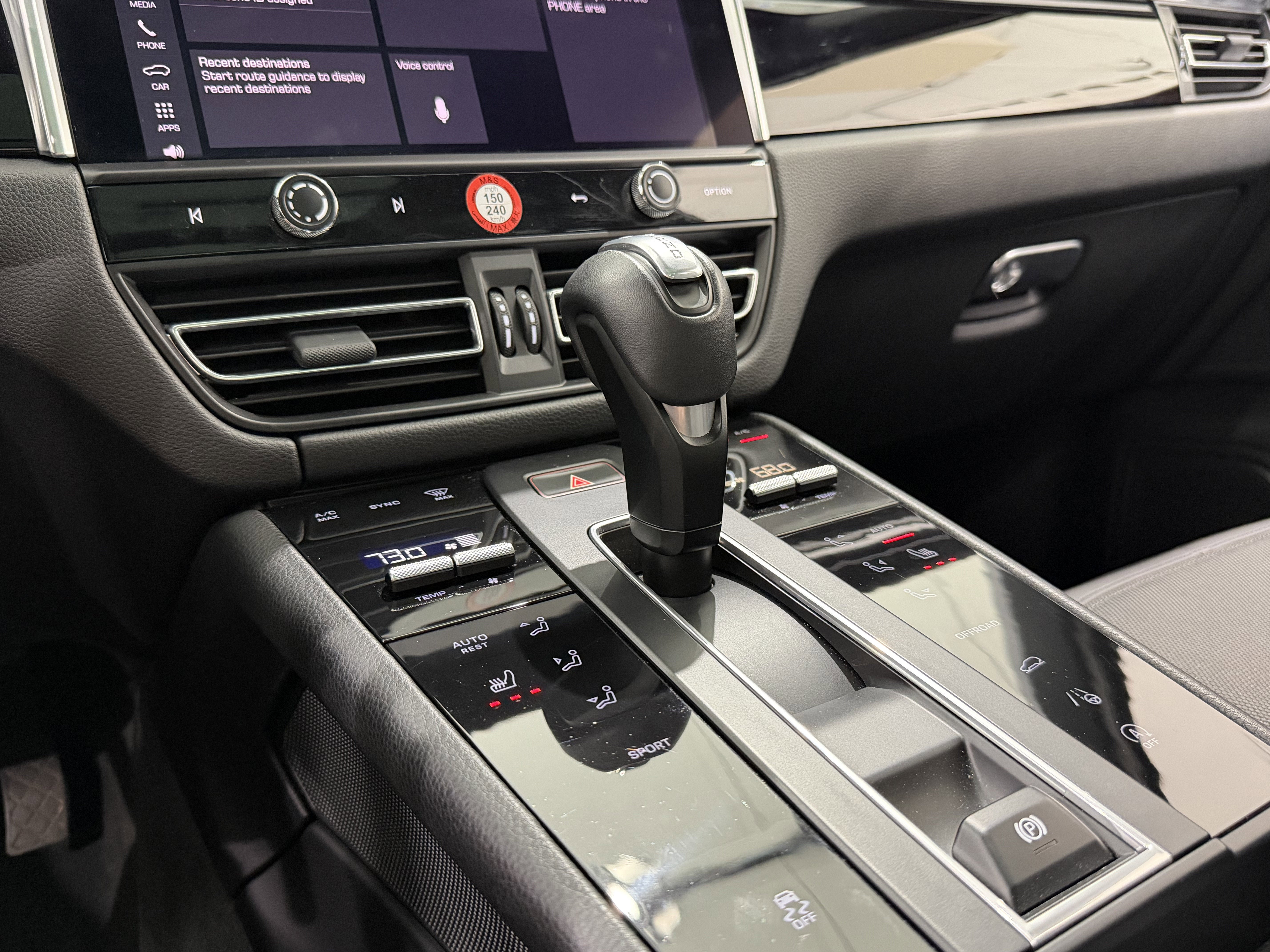 2022 Porsche Macan AWD