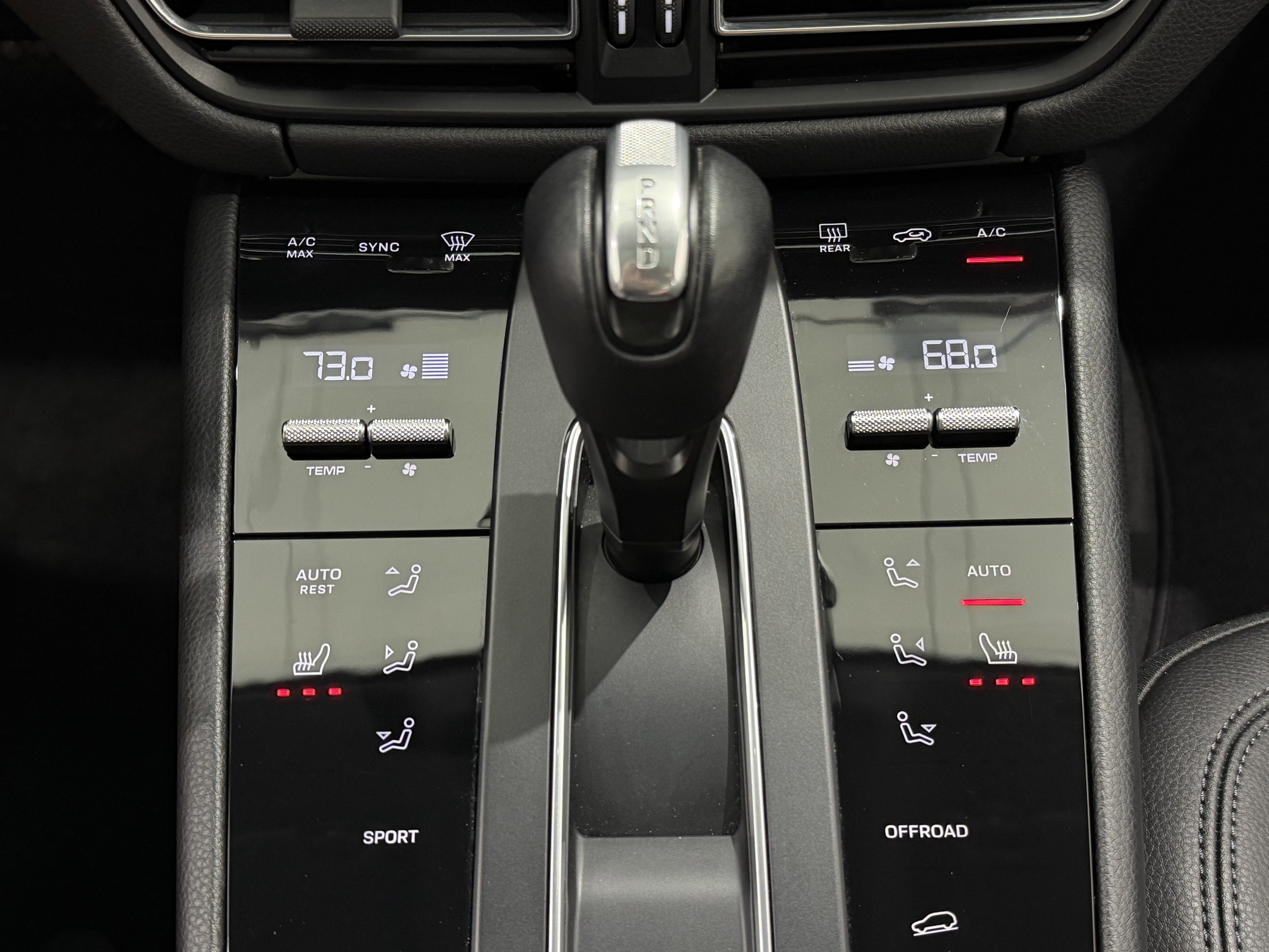 2022 Porsche Macan AWD