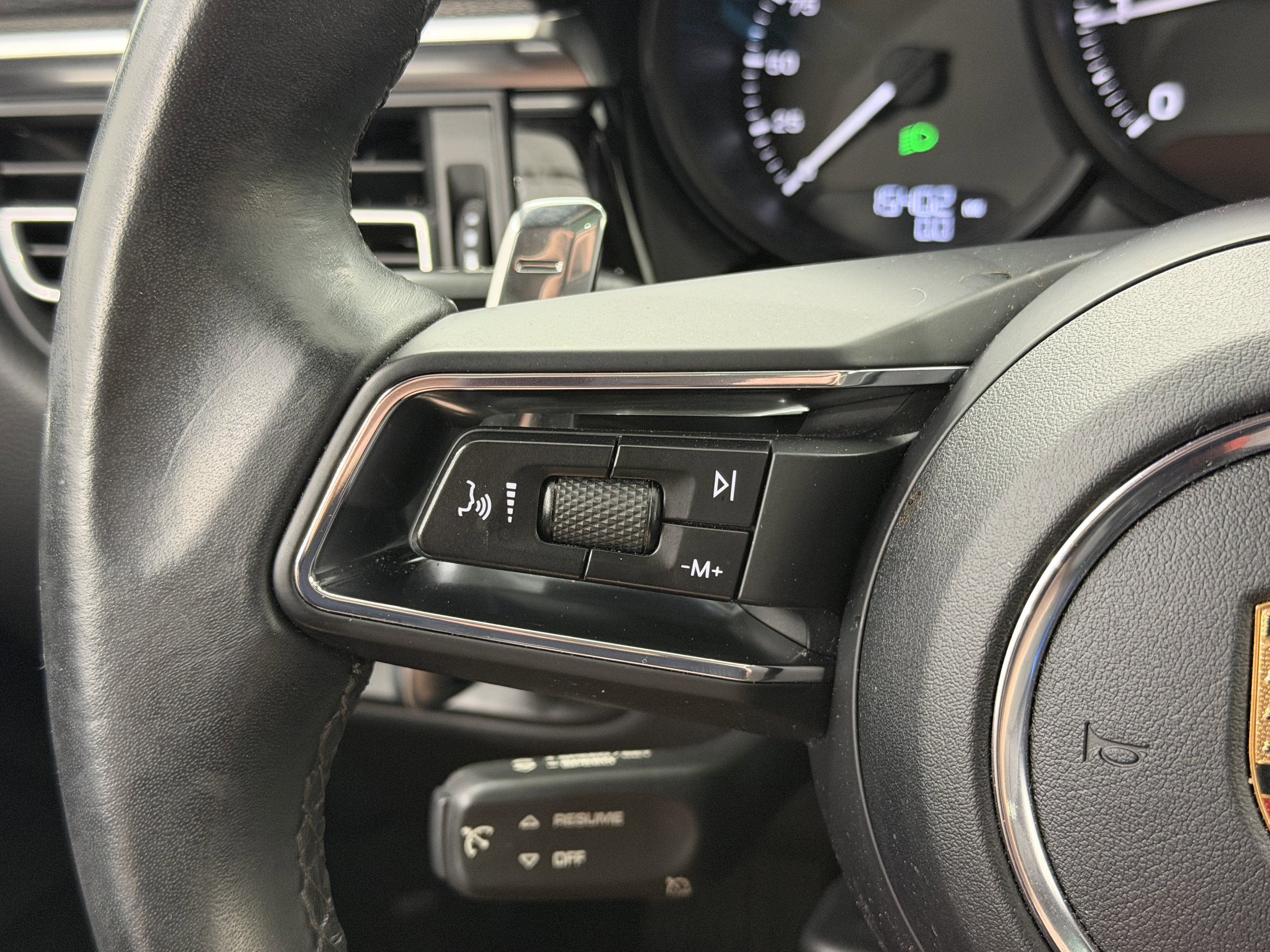 2022 Porsche Macan AWD