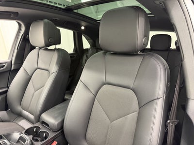 2022 Porsche Macan AWD
