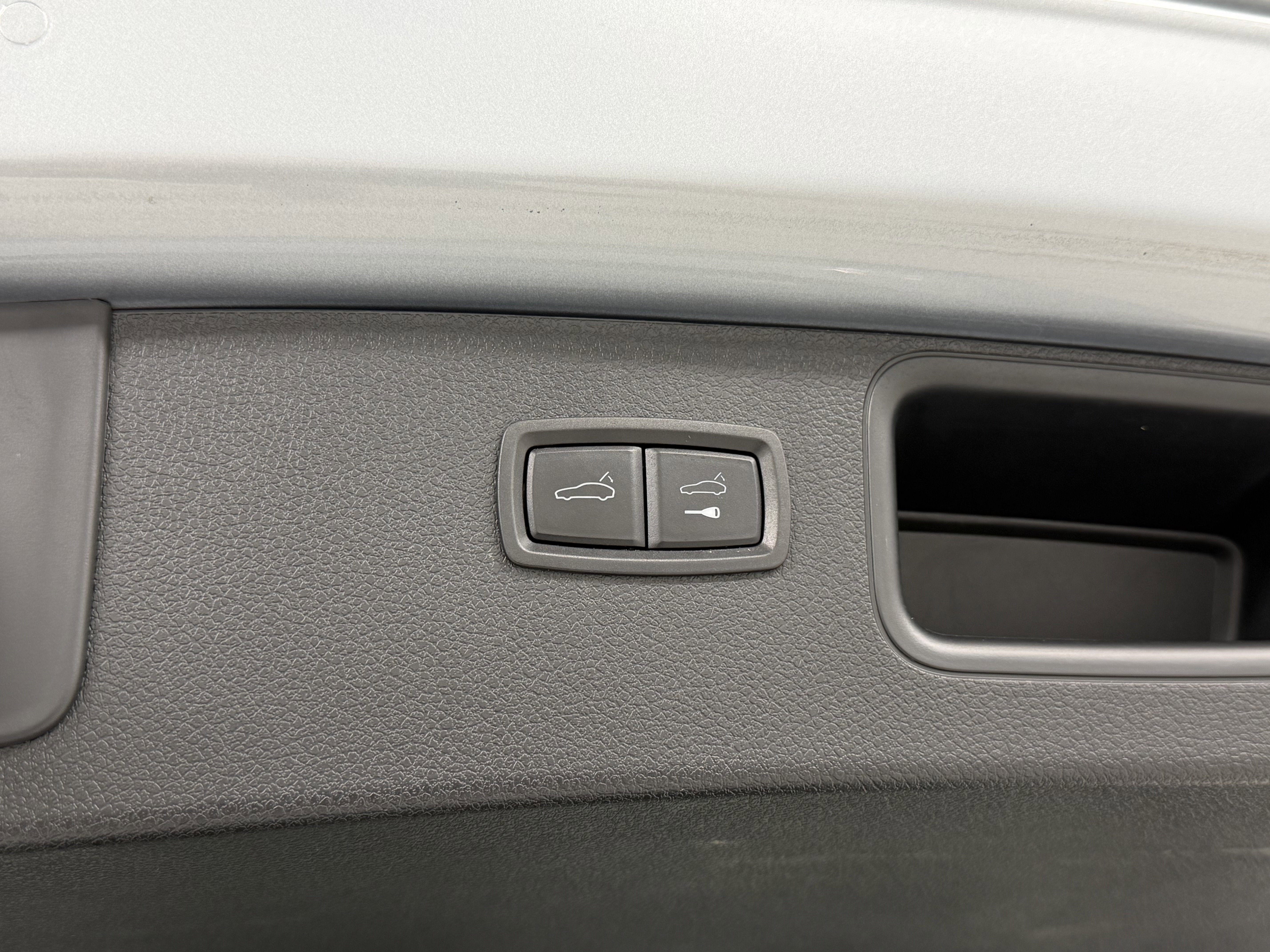 2022 Porsche Macan AWD