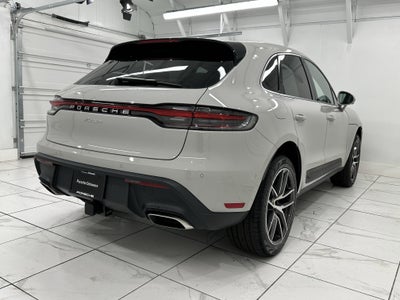 2025 Porsche Macan Base