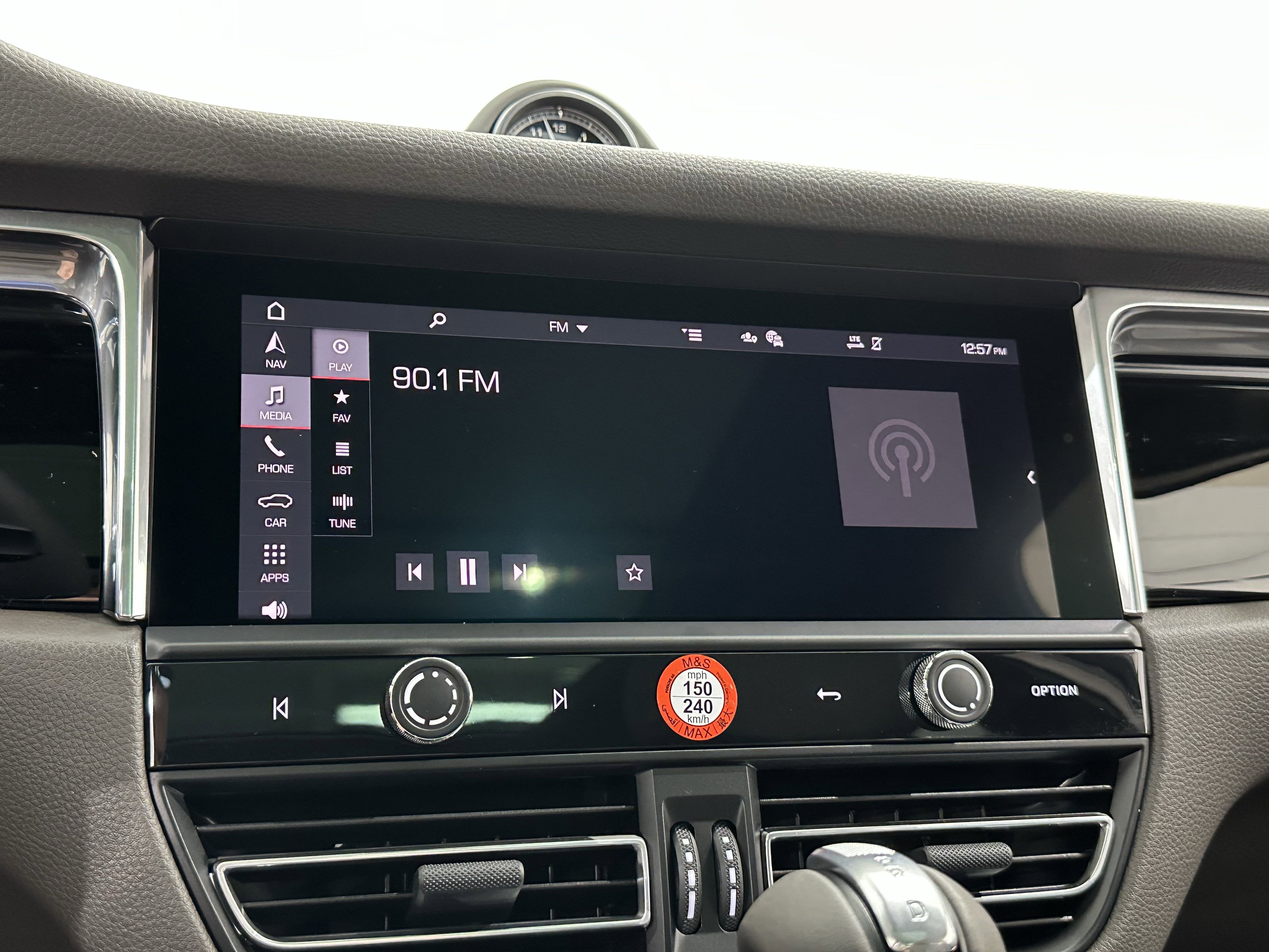 2025 Porsche Macan Base